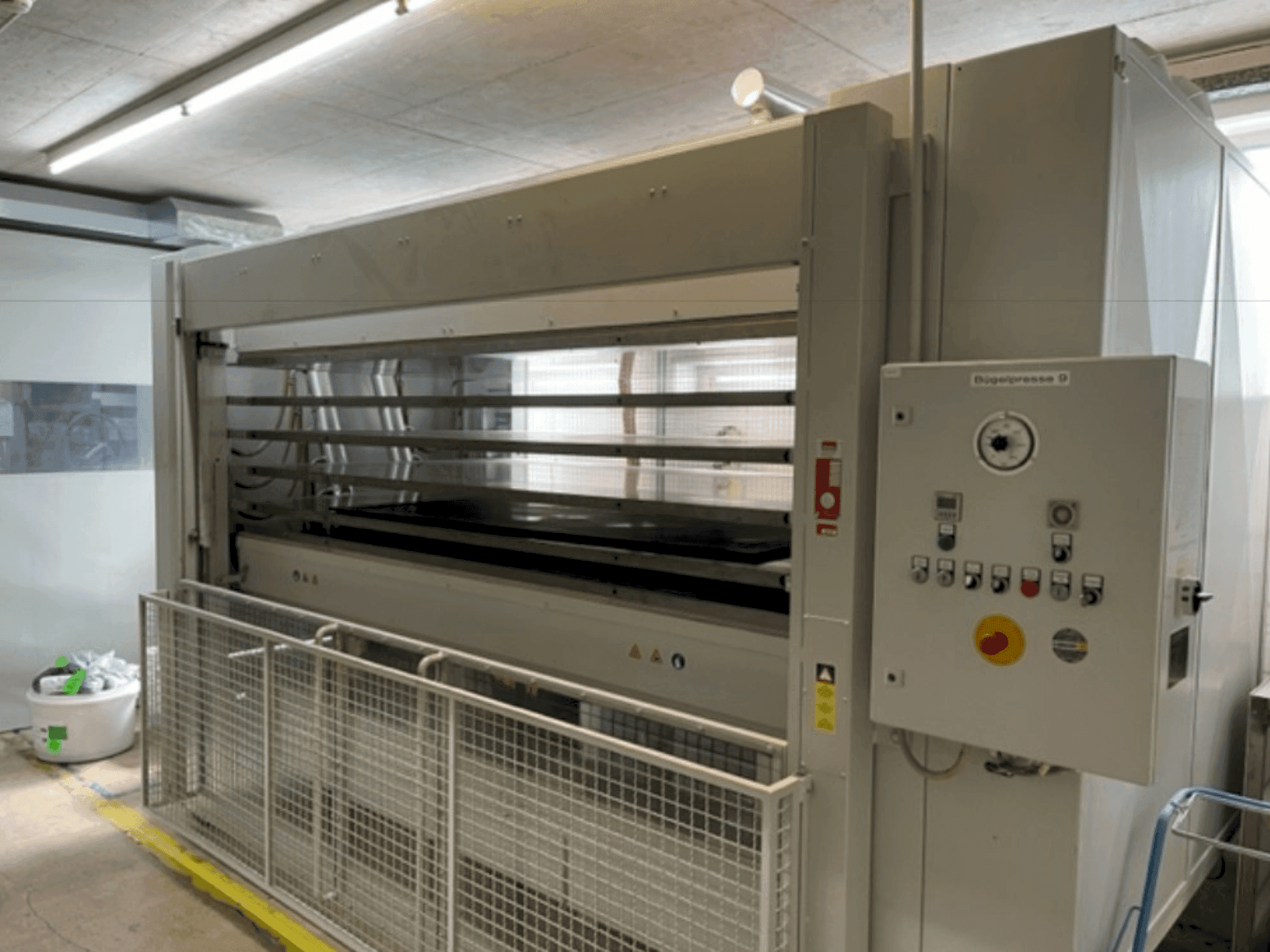 A LANGZAUNER LZT 80 /5-SO gép elölnézete