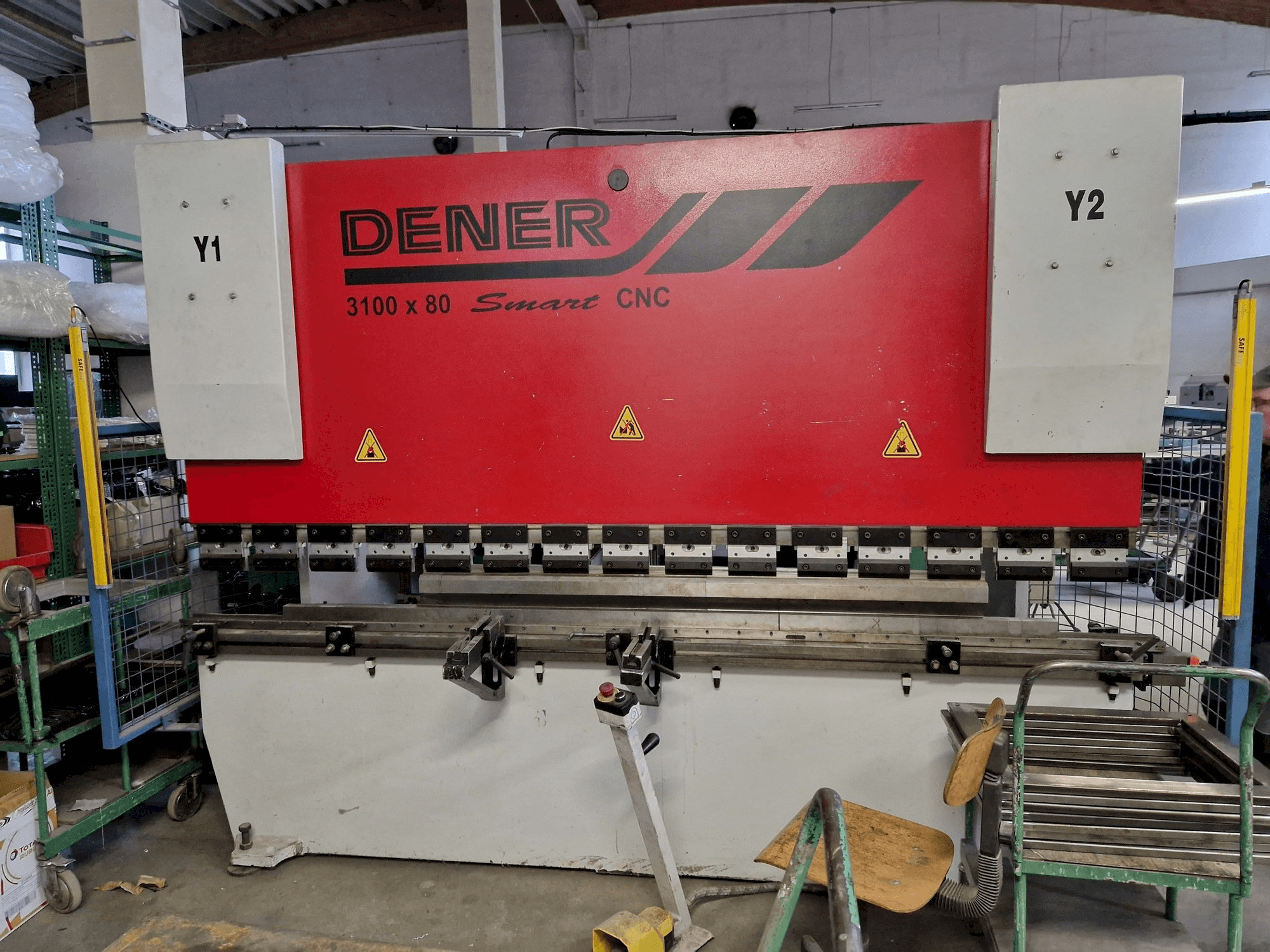 A DENER DMP-80/30 - SMART gép elölnézete