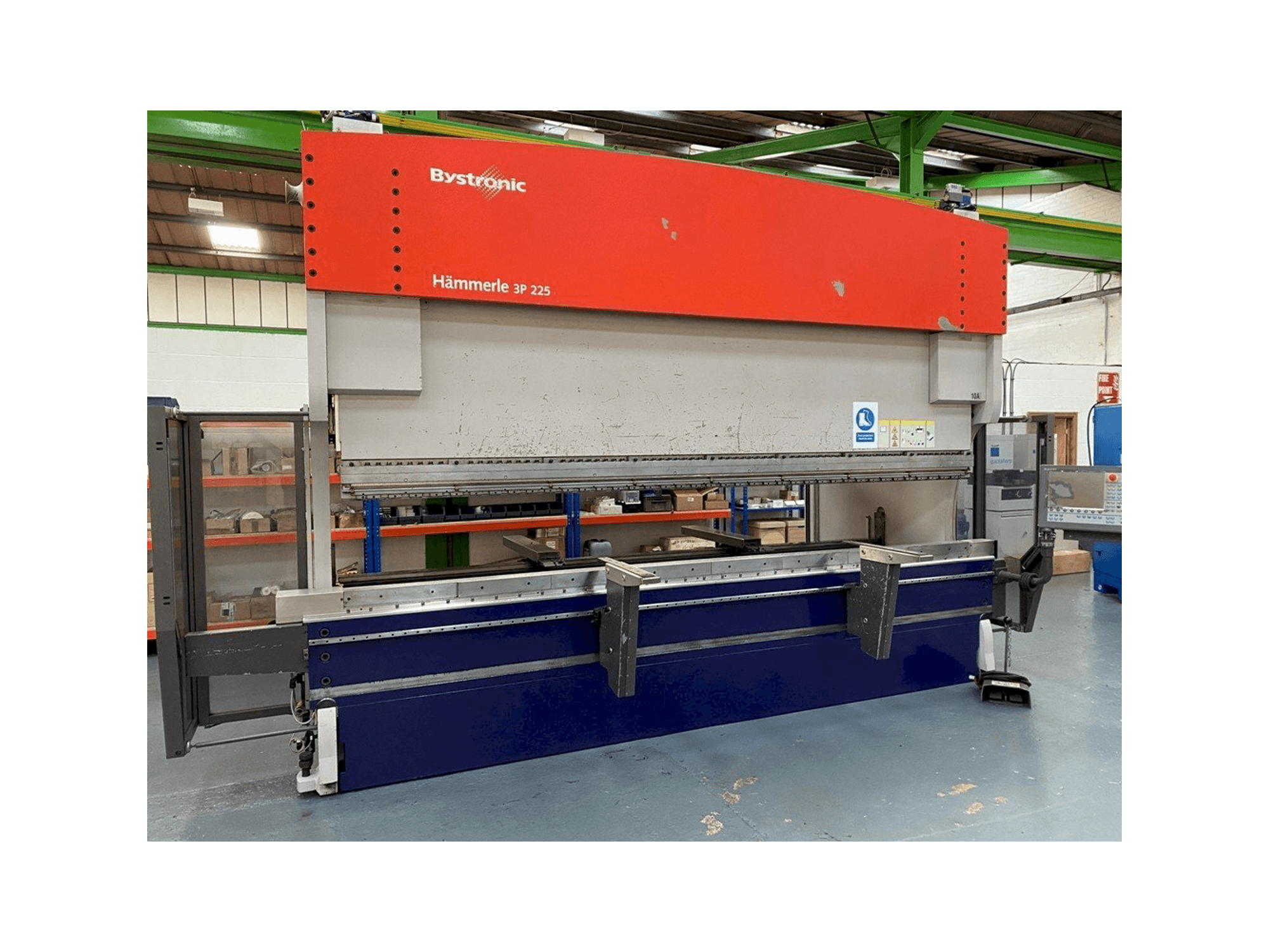 A Bystronic Hammerle 225/4100 3P gép elölnézete