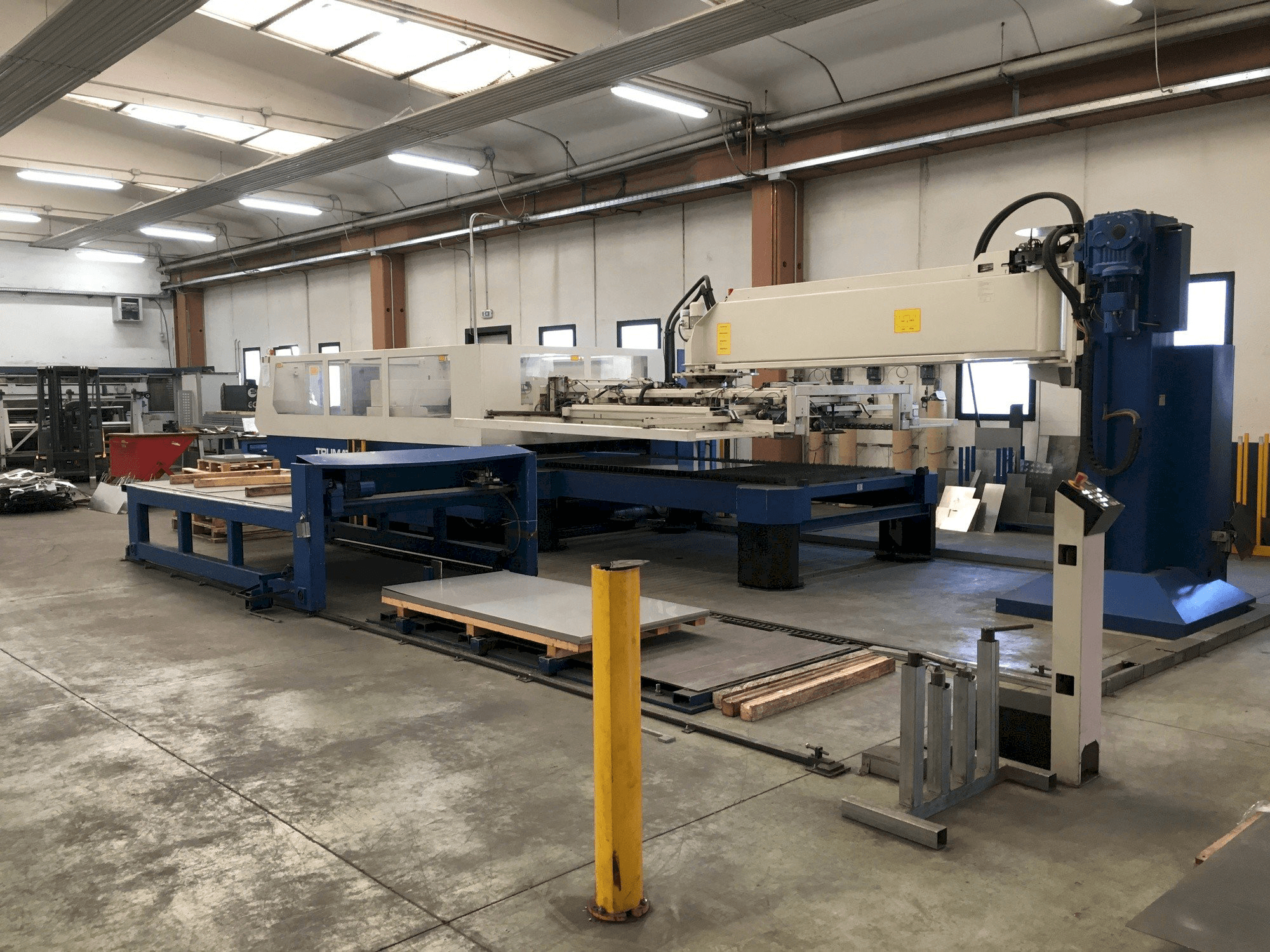 A Trumpf Trumatic L 3030 gép elölnézete