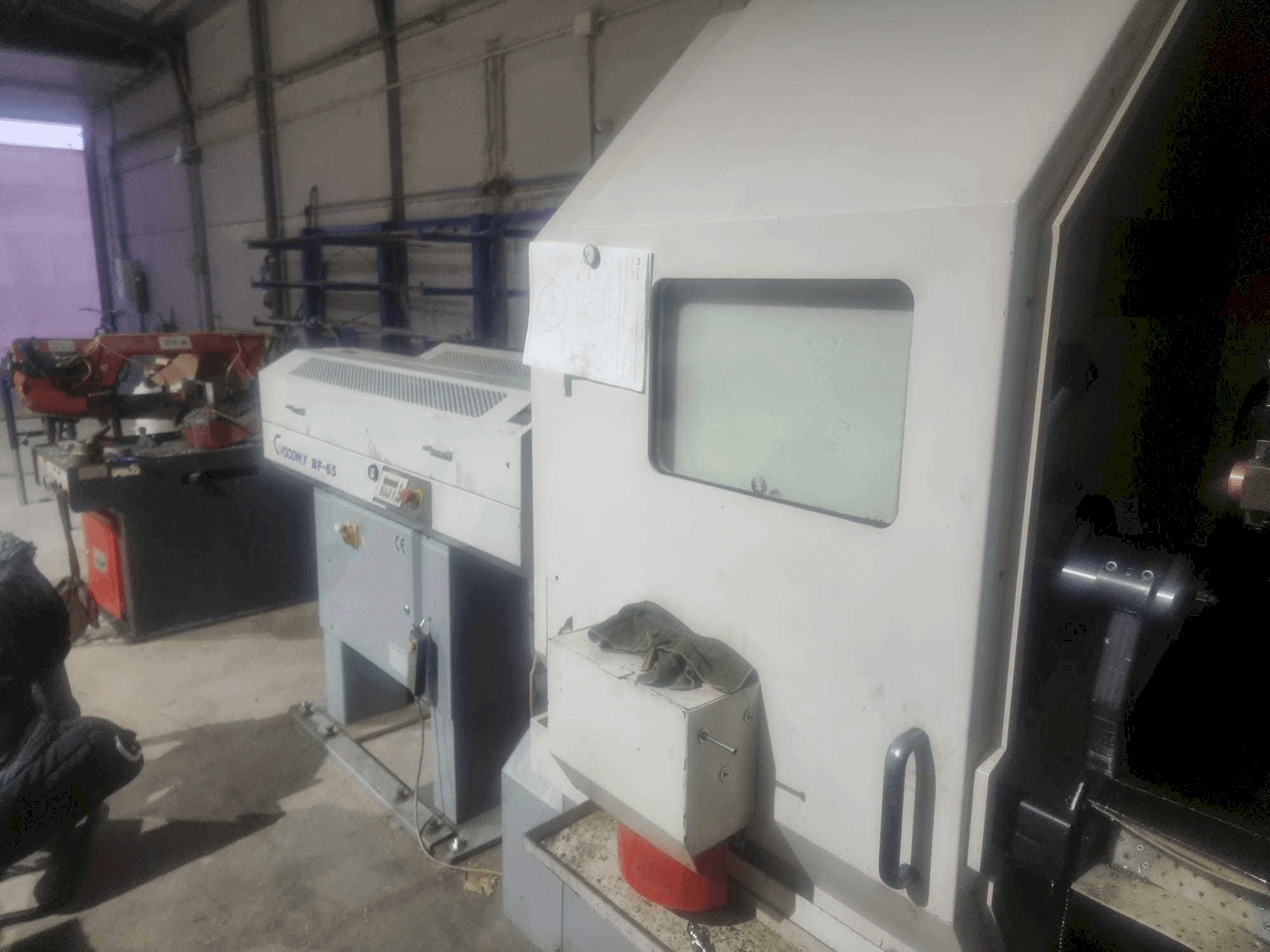 A Goodway MSY 280 gép jobb oldali nézete