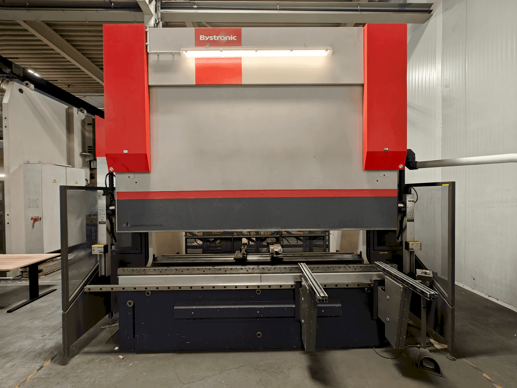 A Bystronic Xpert100x3100 gép elölnézete