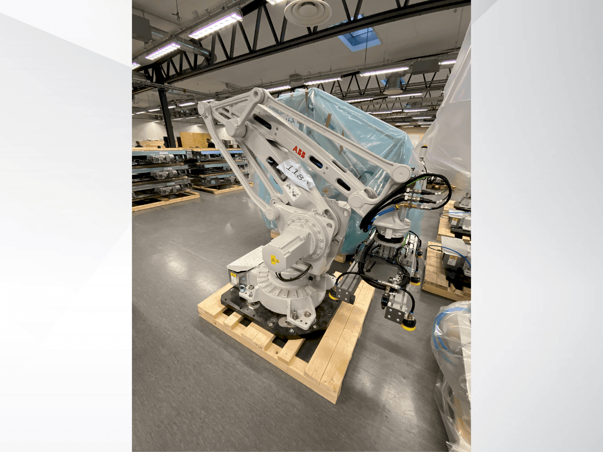 A ABB IRB 460-110/2.4 gép elölnézete