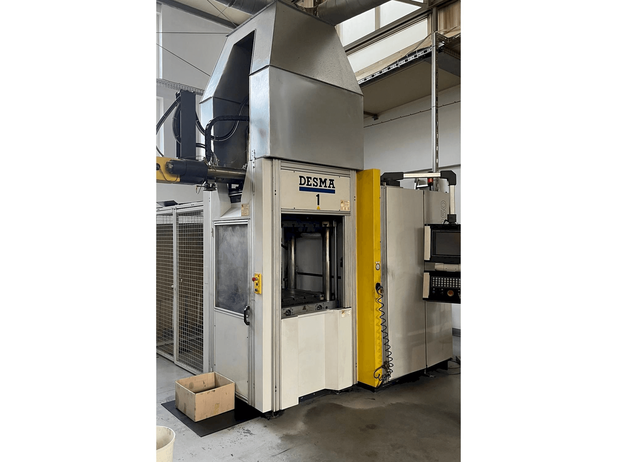 A Kloeckner Desma 968.250 ZO gép elölnézete