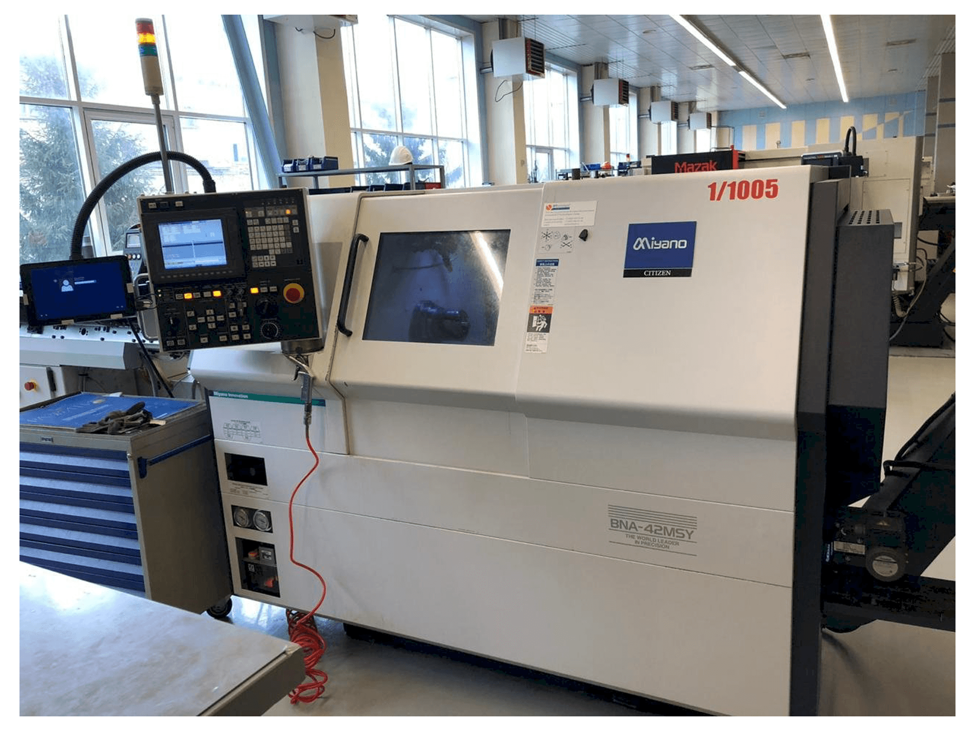 A Miyano BNA-42MSY gép elölnézete