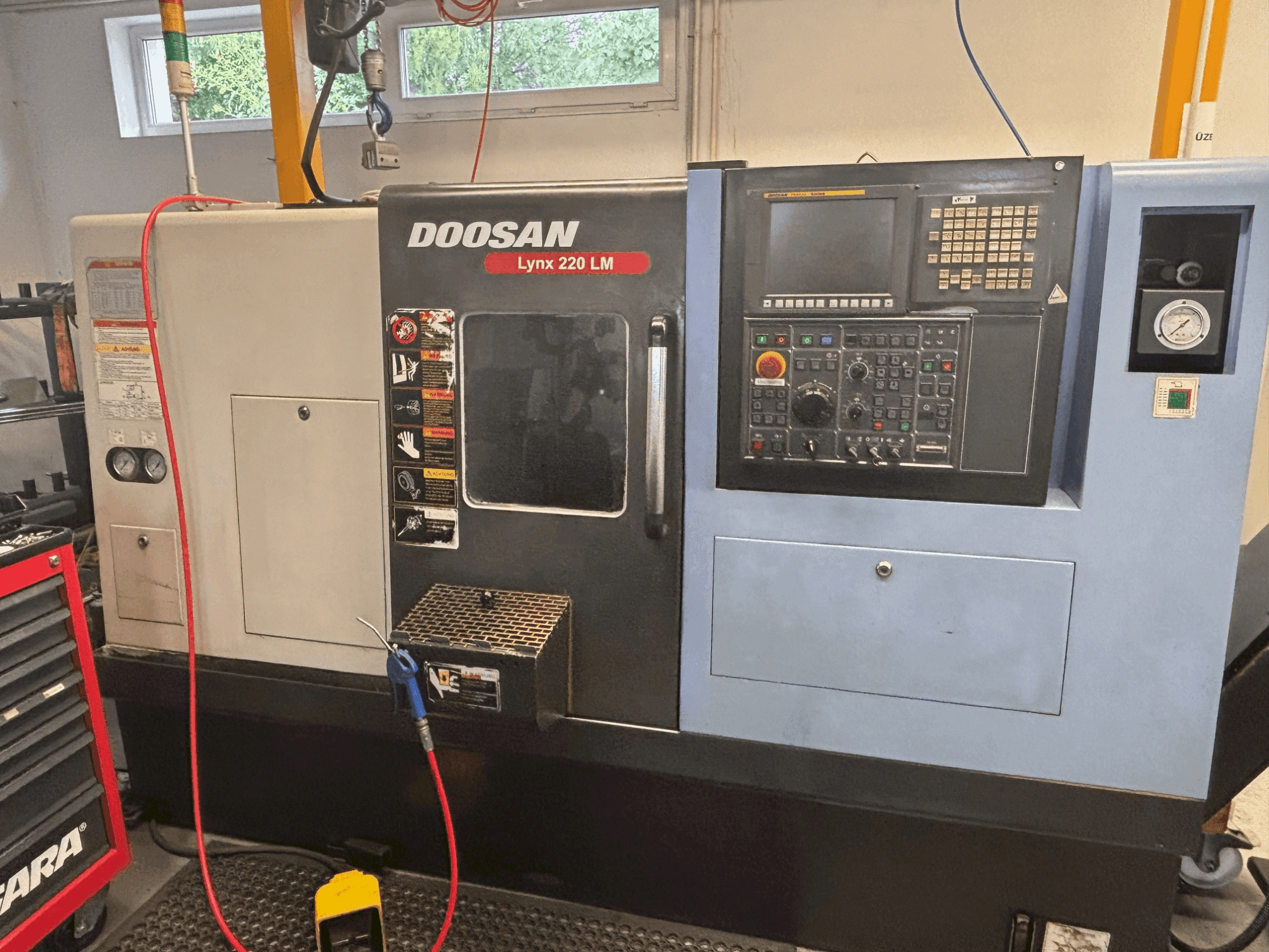 A DOOSAN LYNX 200 LM gép elölnézete