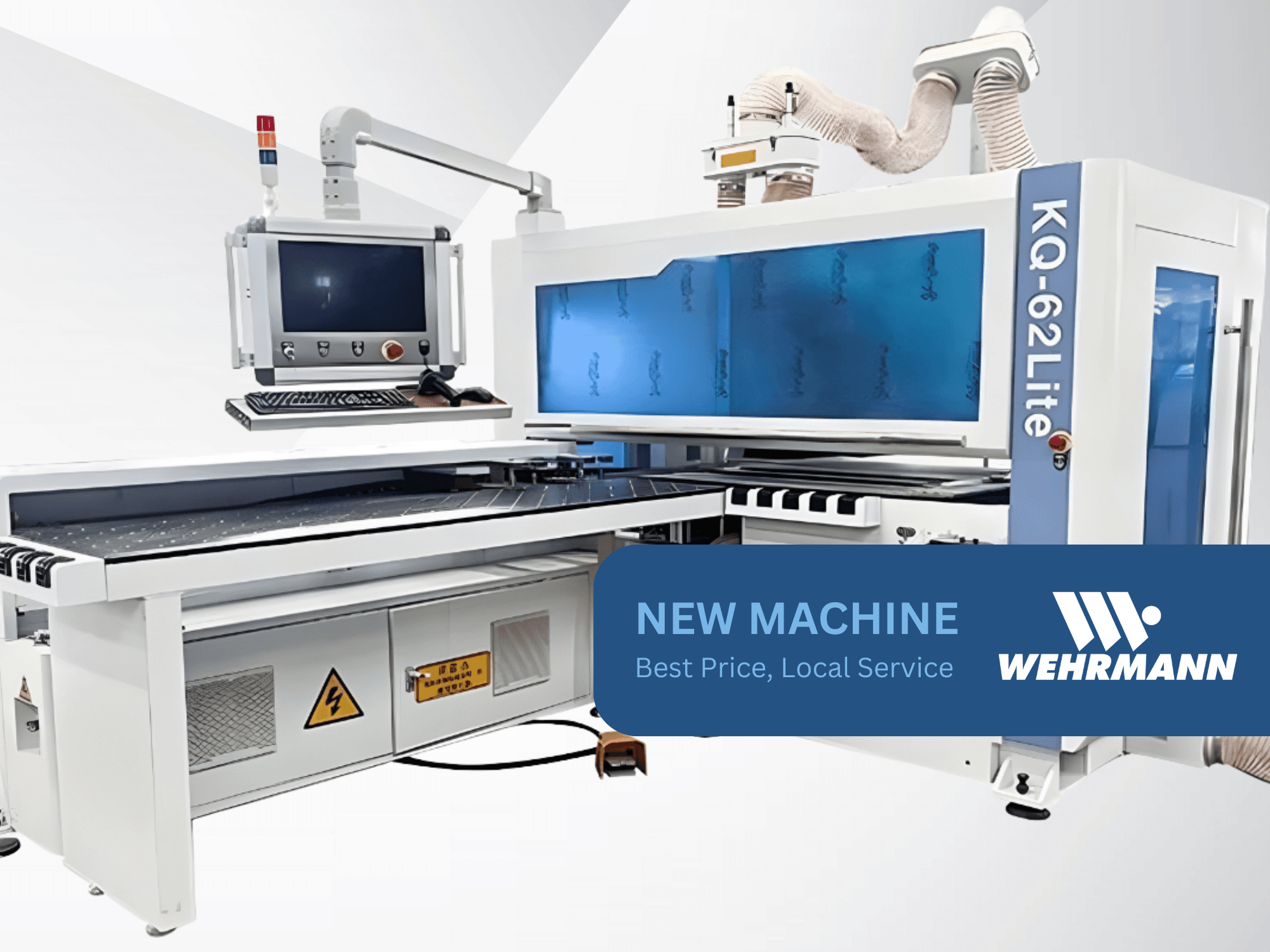 Wehrmann KQ-62Lite CNC-gép, előlnézet, digitális kijelzővel, vezérlőpanellel és biztonsági figyelmeztető táblákkal ellátott szállítószalaggal.