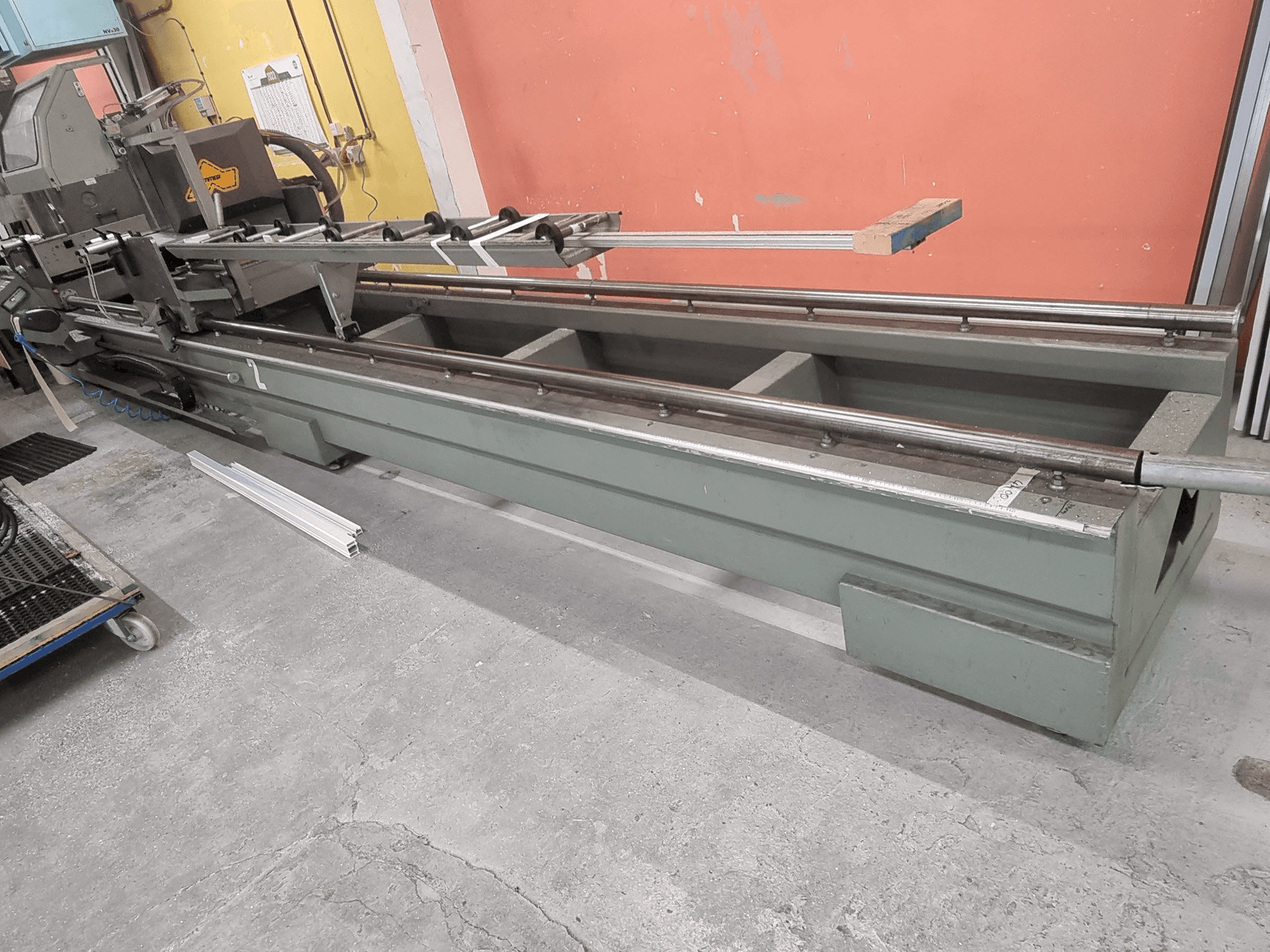 A Emmegi TWIN ELECTRA SUN TU/6 gép elölnézete