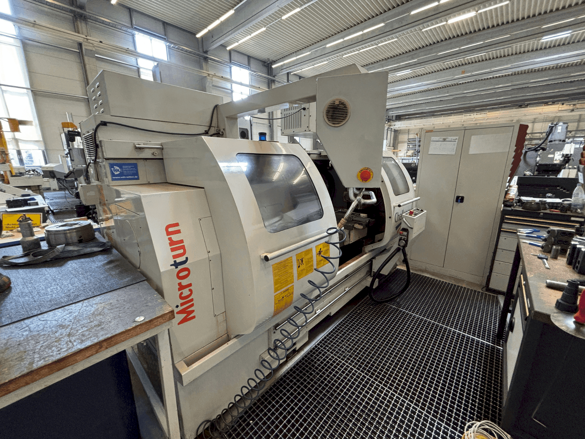 A Challenger Microturn BCN 1840 gép elölnézete