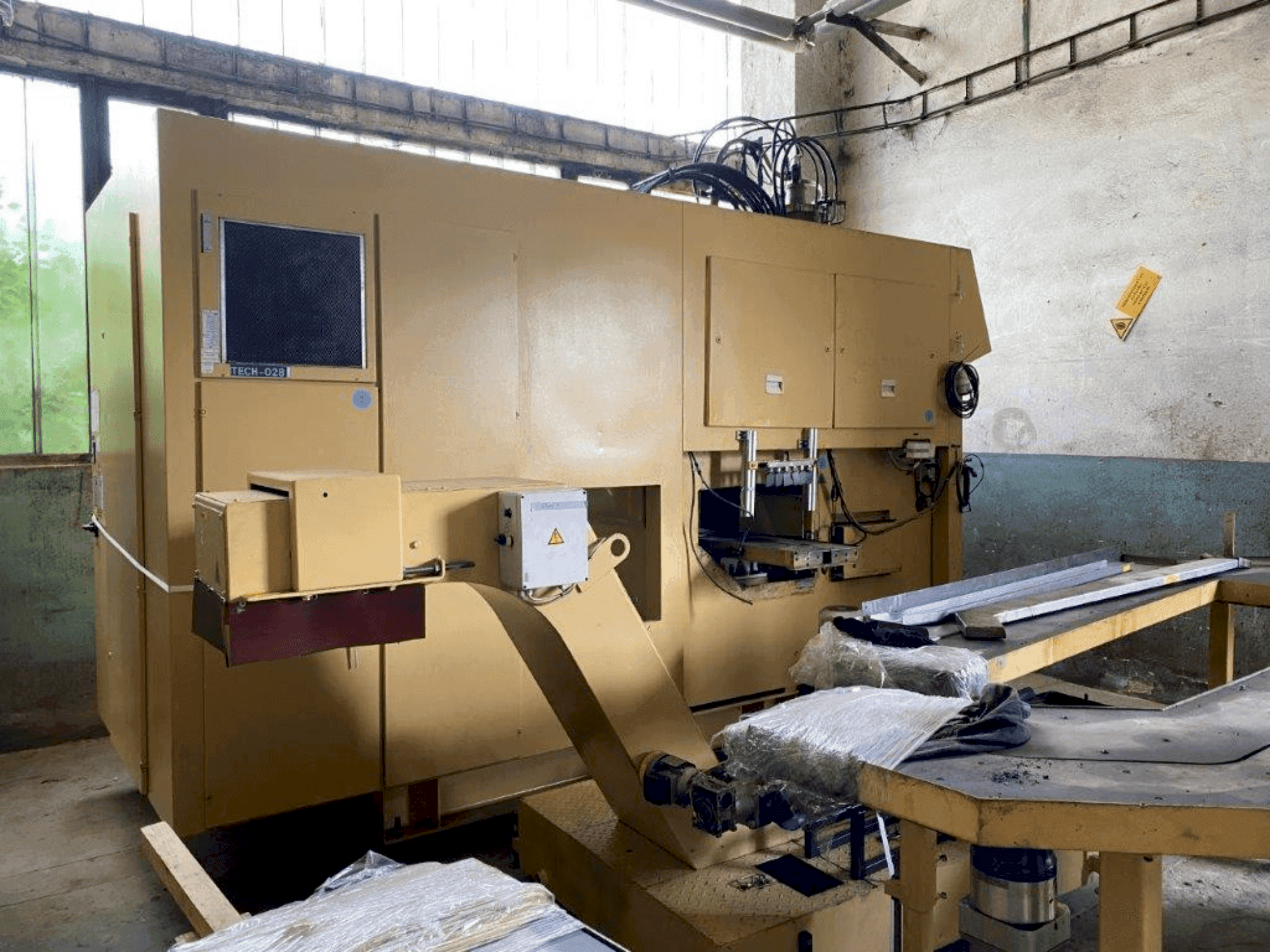 A EMAG VSC 400 gép elölnézete