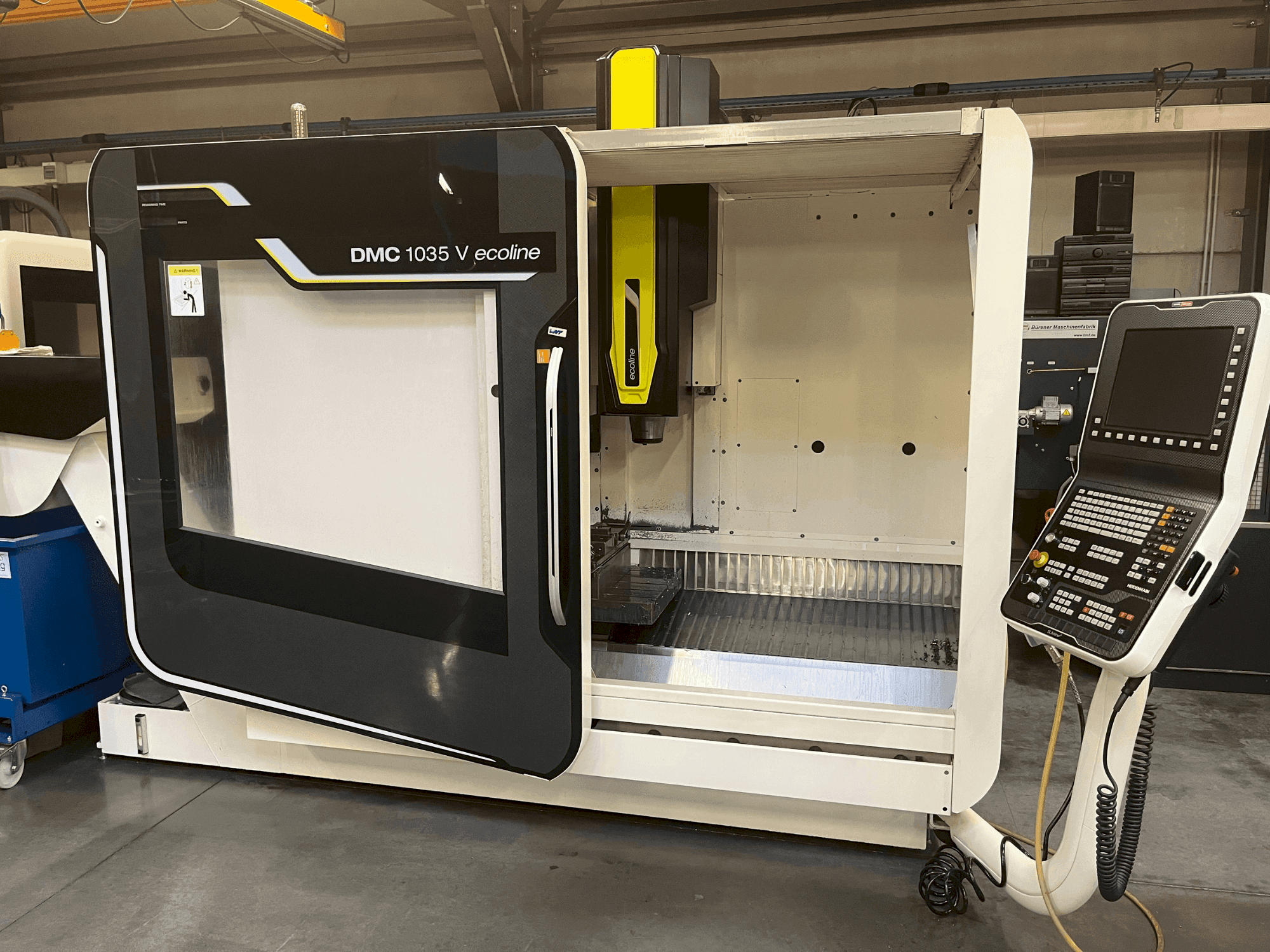 A DMG Gildemeister DMC 1035 V ecoline gép elölnézete