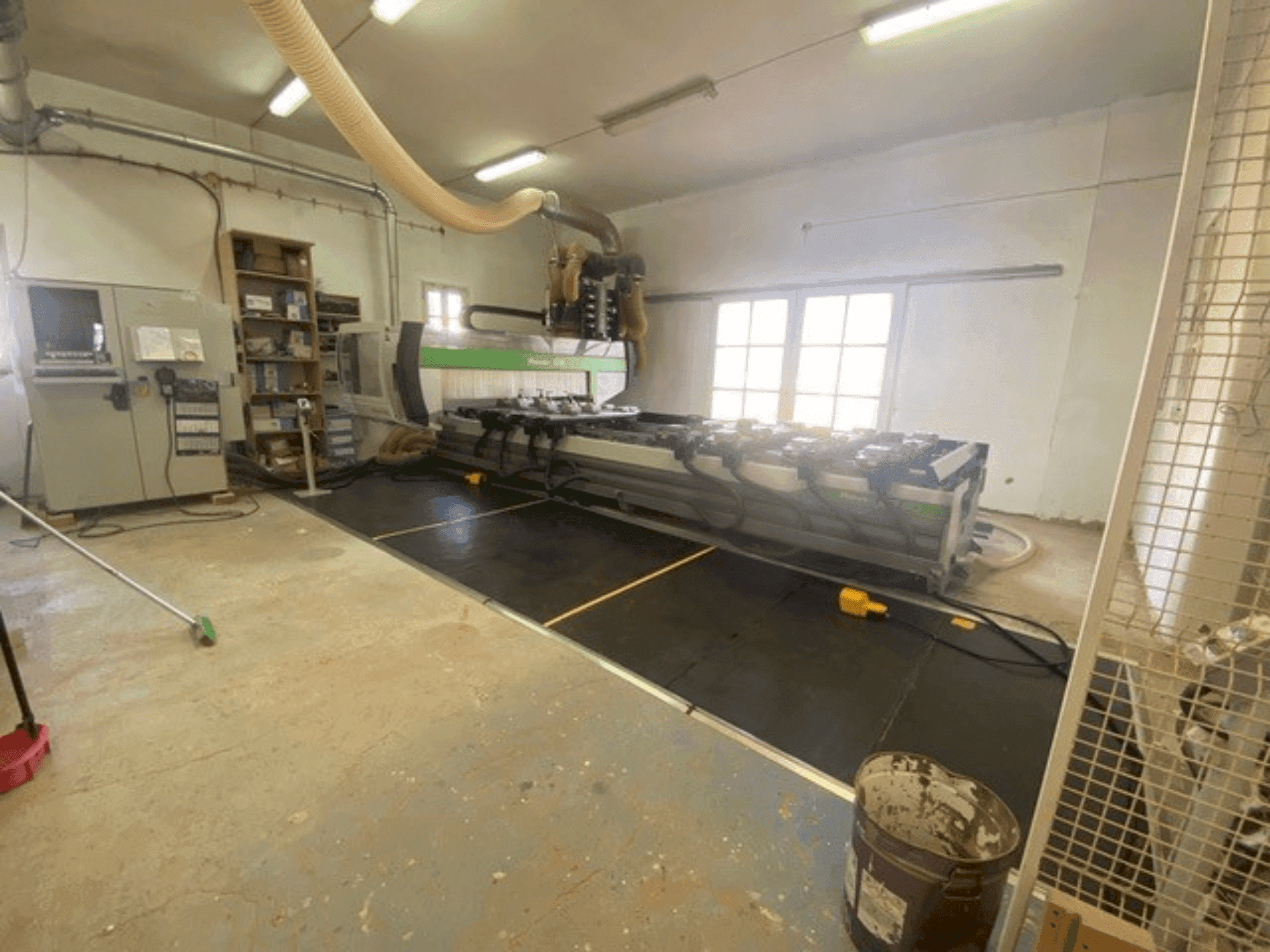 A BIESSE ROVER C 9.50 gép elölnézete