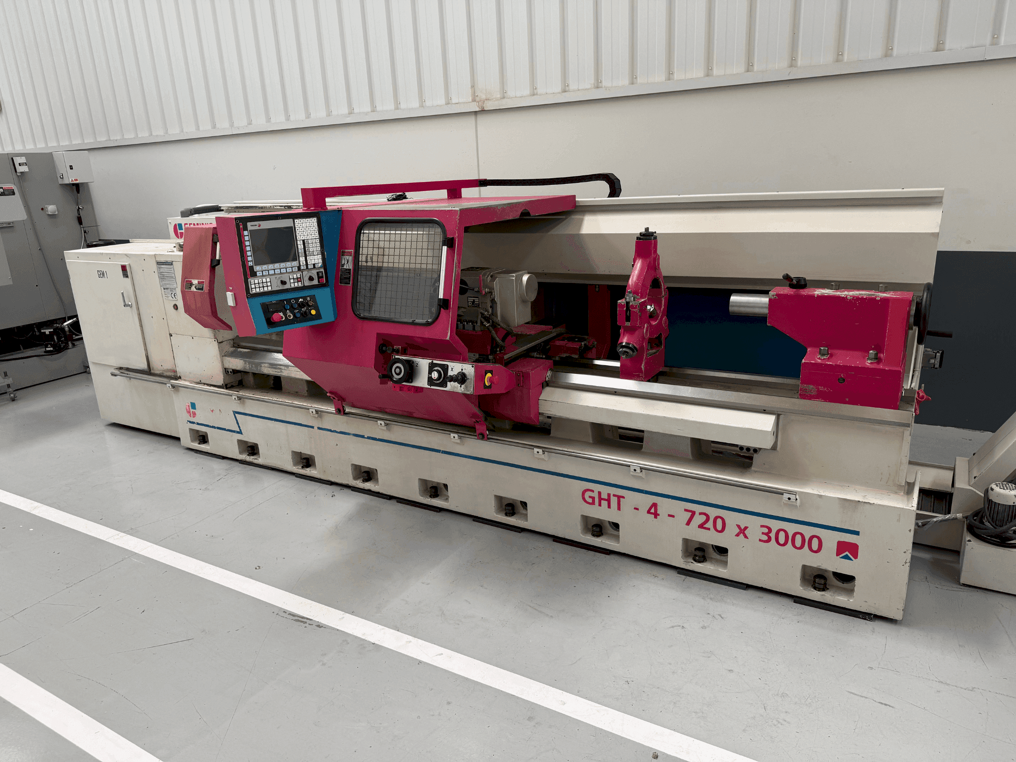 A Geminis GHT-4 720 x 3000 gép elölnézete