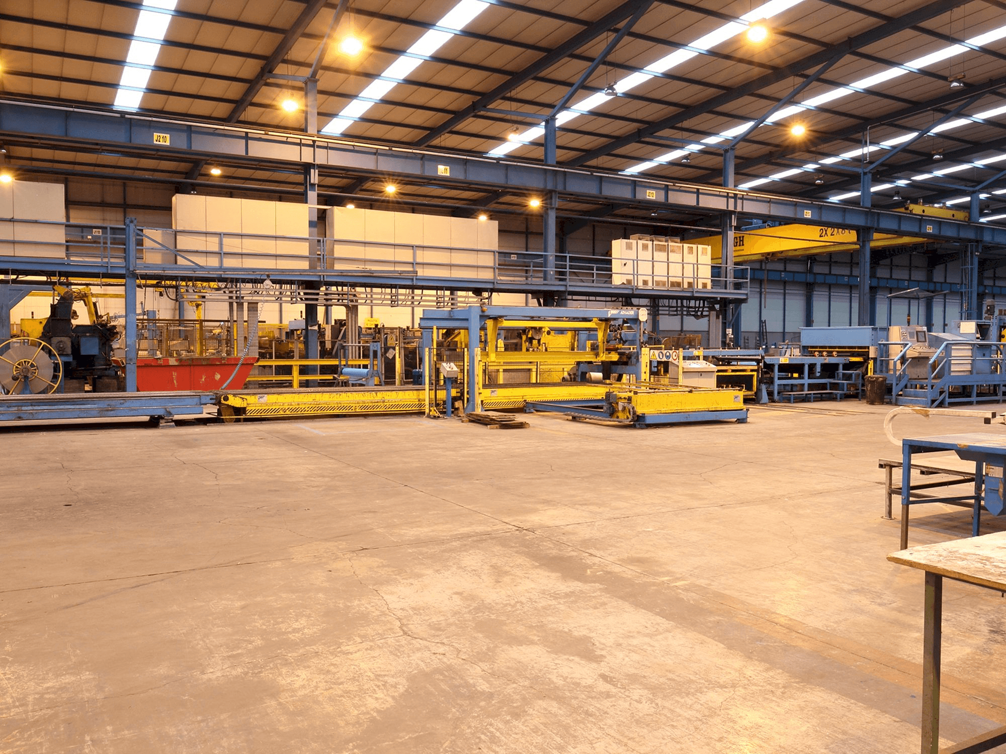 A ATHADER J23 gép elölnézete