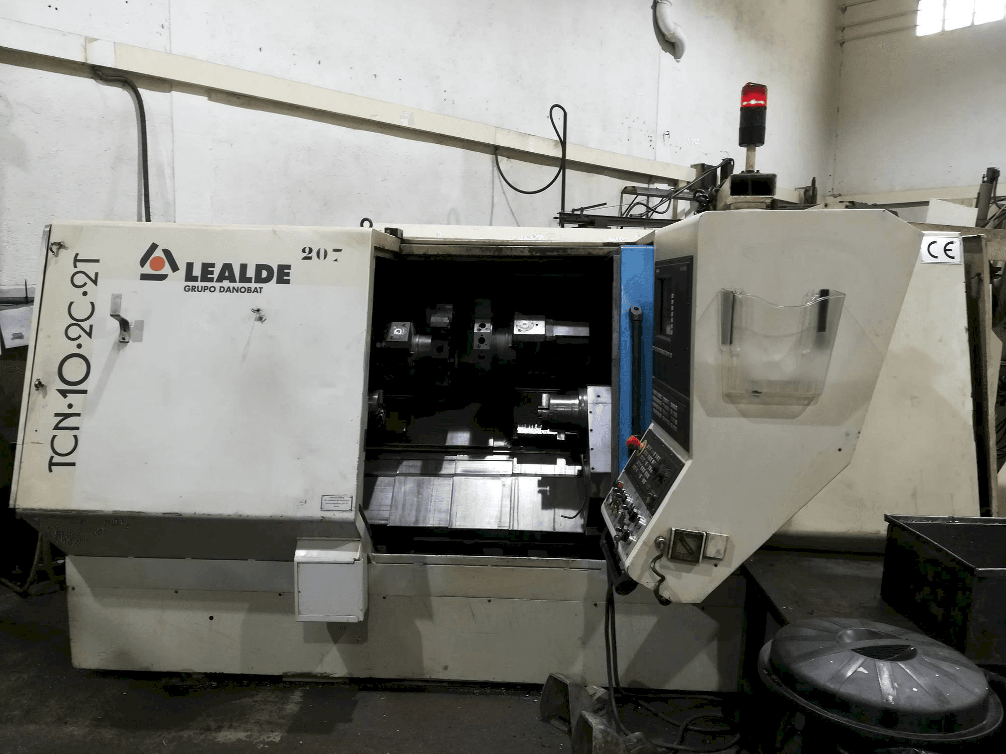A Lealde TCN 10 2C 2T gép elölnézete