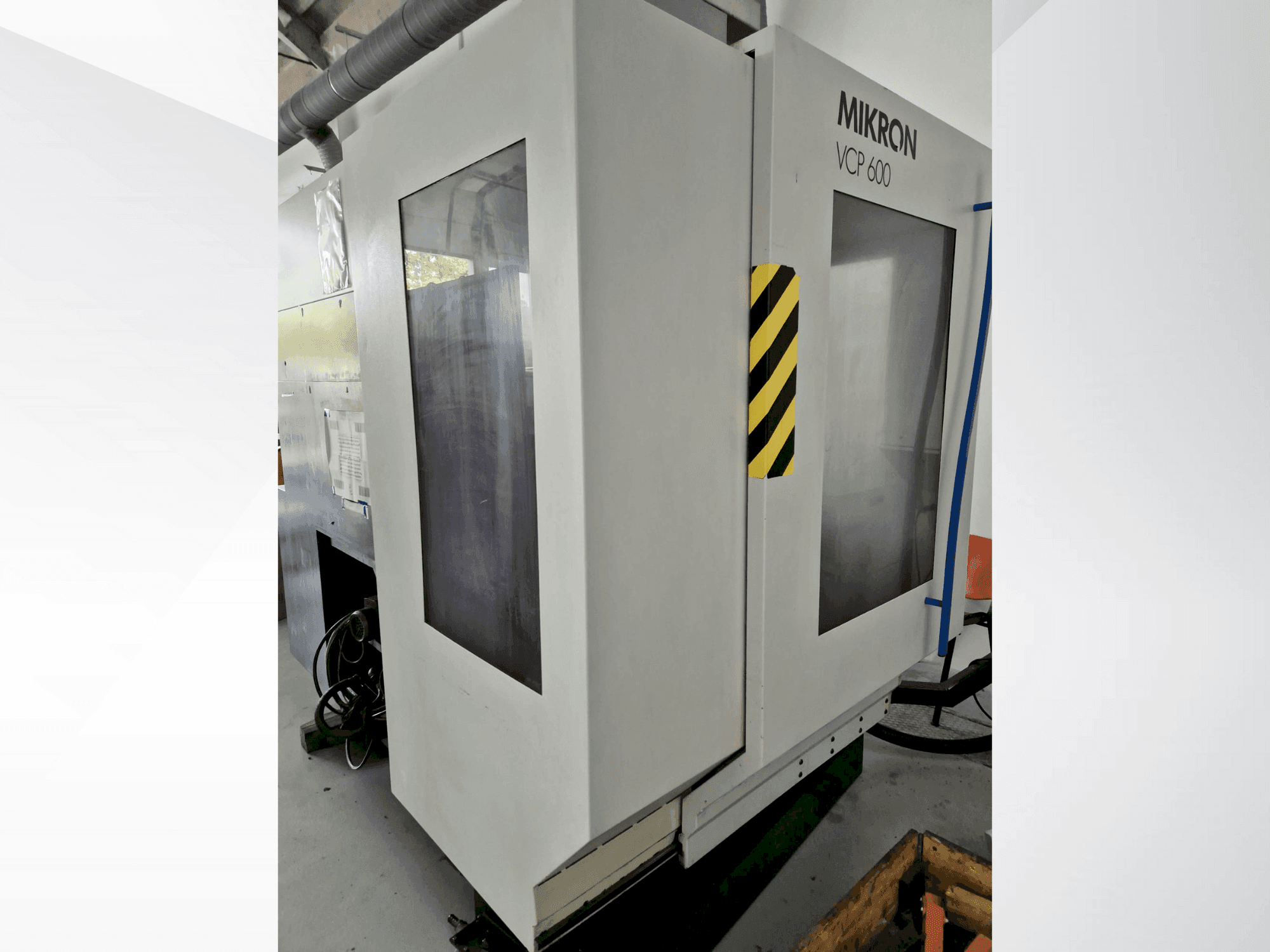 A MIKRON VCP 600 gép elölnézete