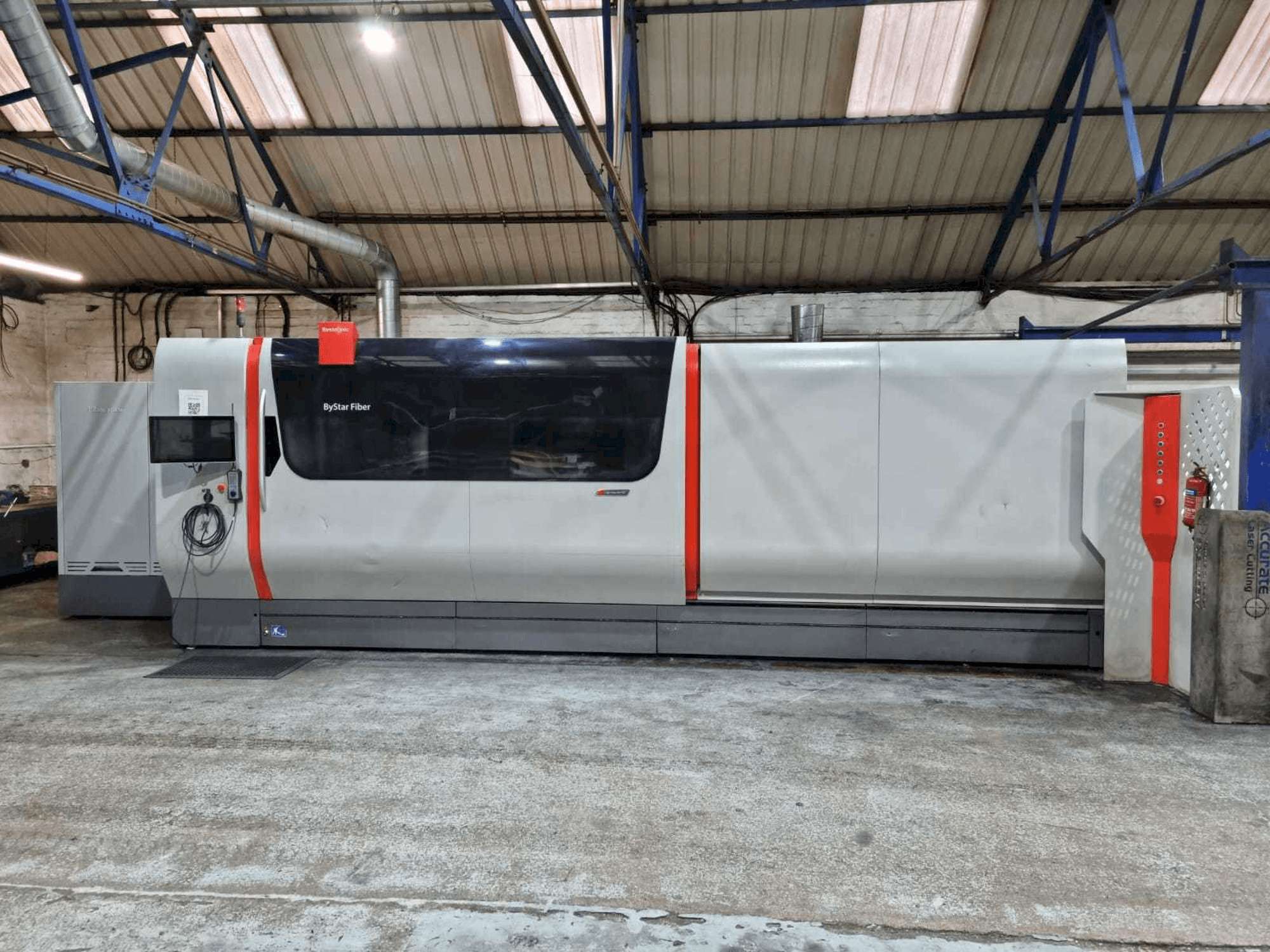 A Bystronic Bystar Fiber 4020 10KW gép elölnézete