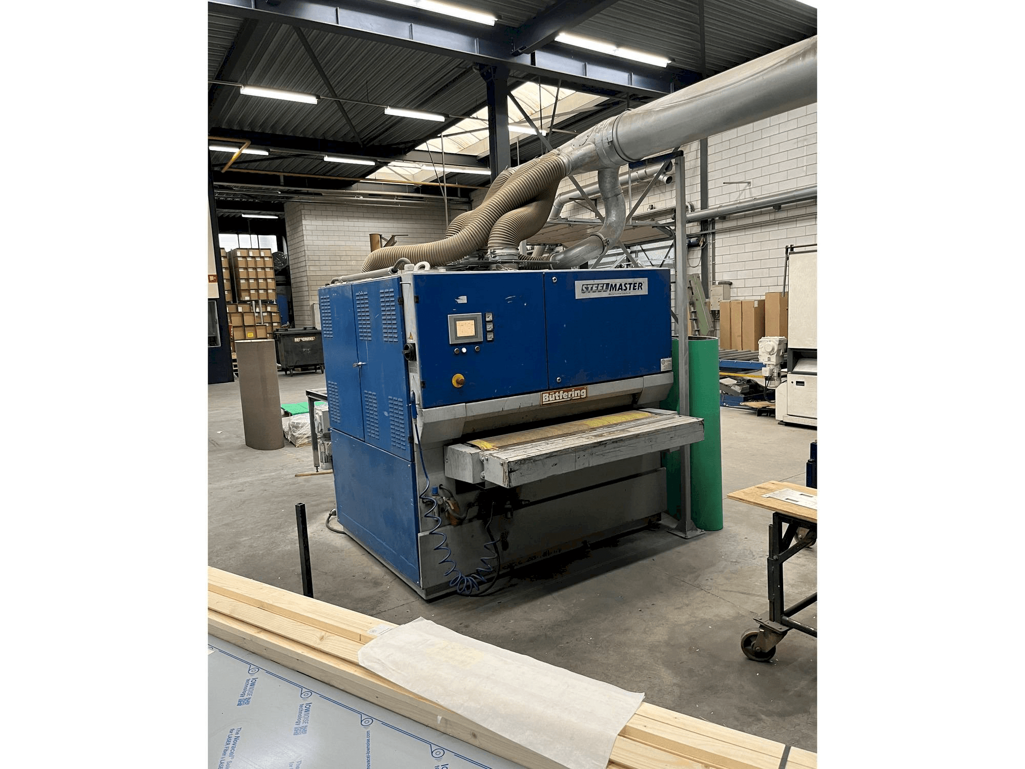 A BUTFERING PRIMA 313 RRT gép elölnézete