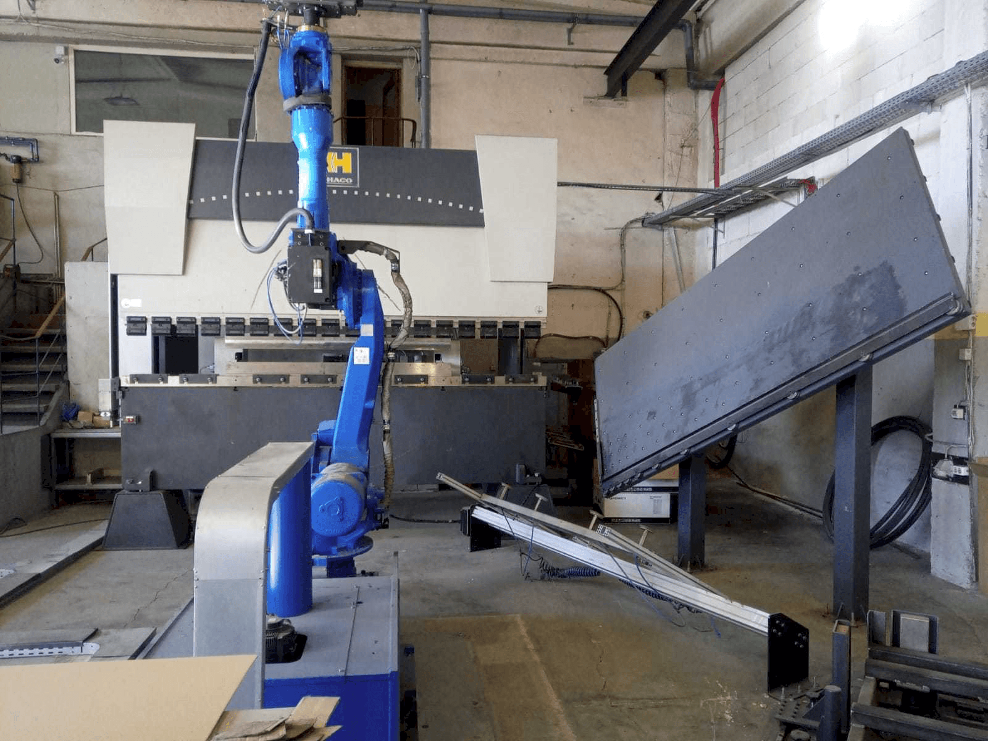 A HACO ERM 36150 gép elölnézete