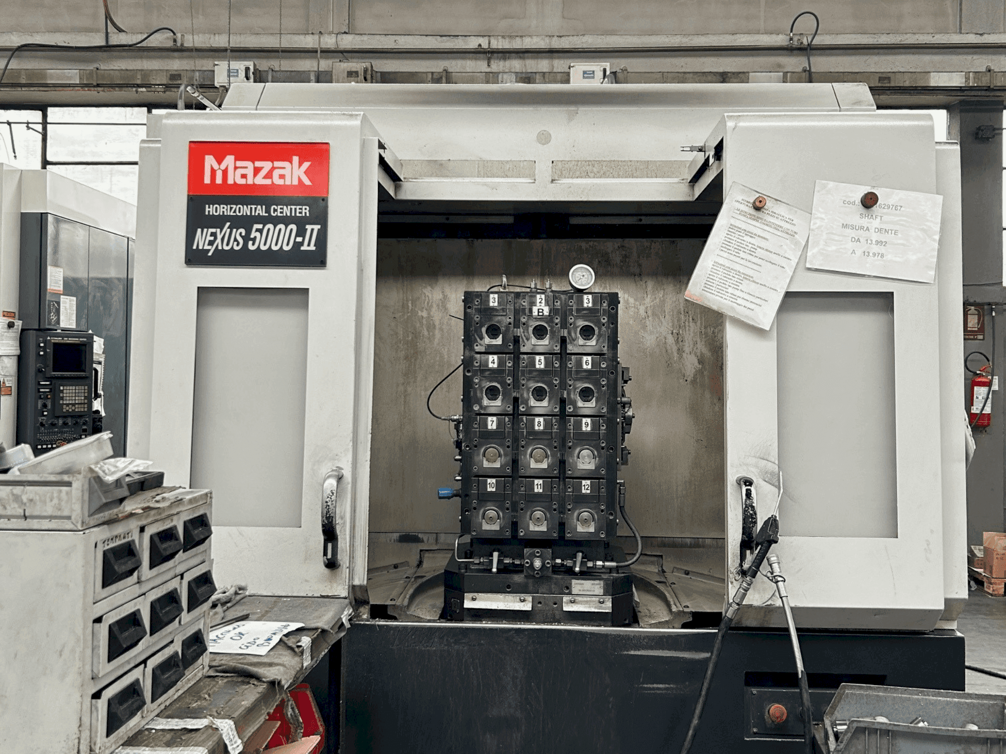 A Mazak NEXUS 5000 II gép elölnézete