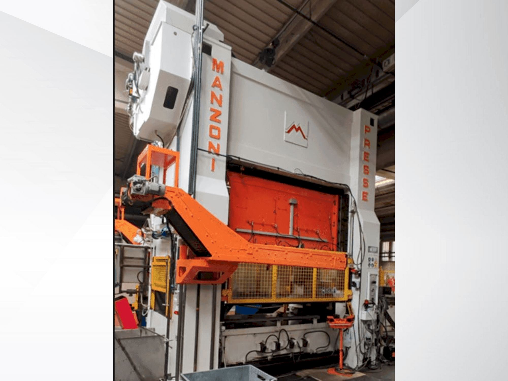 A RAVNE PRESSES Manzoni 315 gép elölnézete