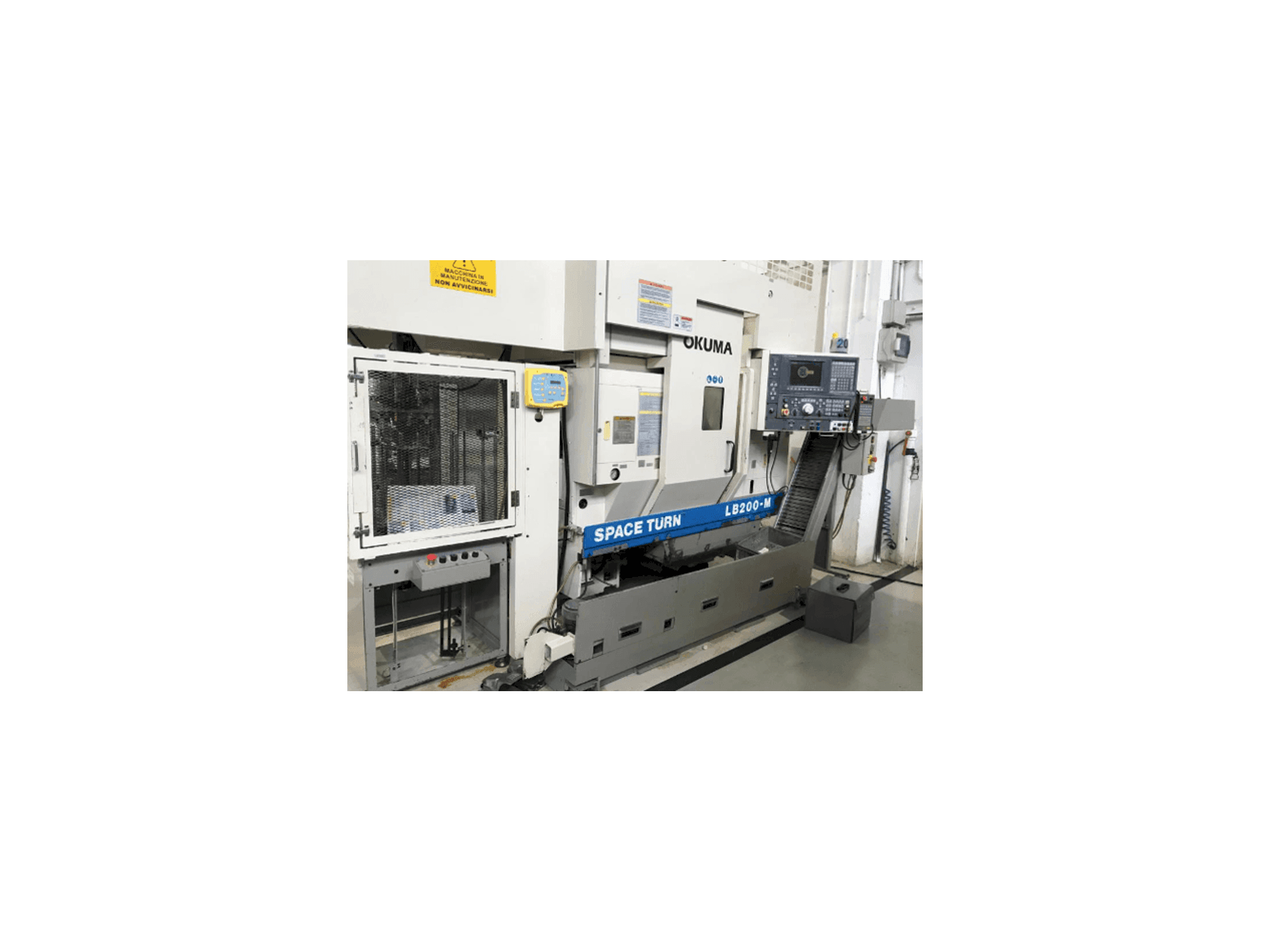 A Okuma LB 200 M gép elölnézete