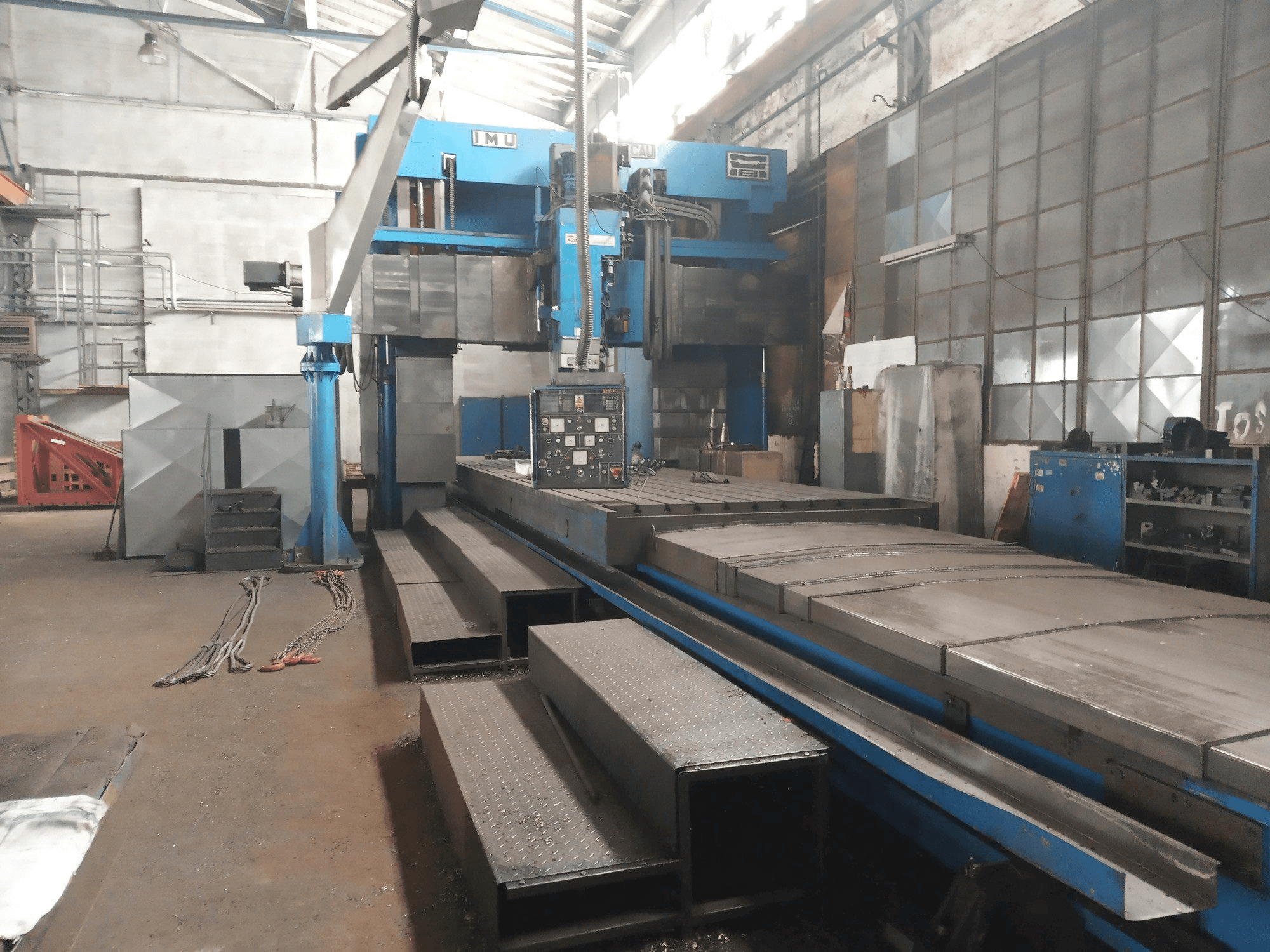 A Forest Line FLP 2200 gép elölnézete