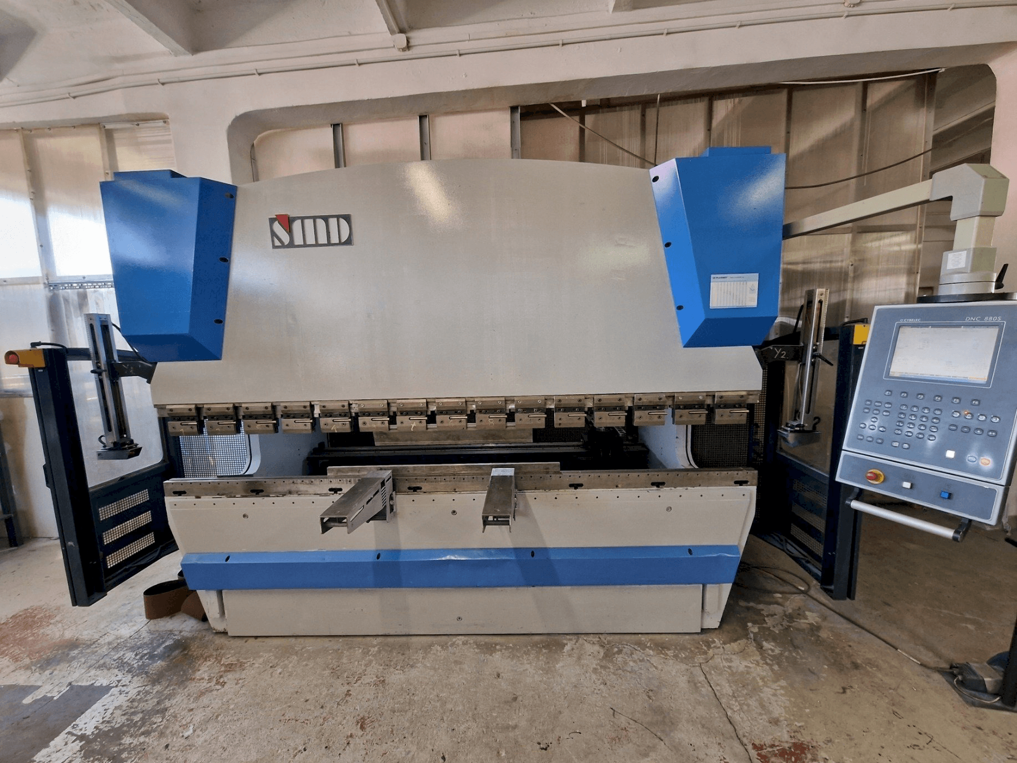 A SMD PBH 3100 gép elölnézete