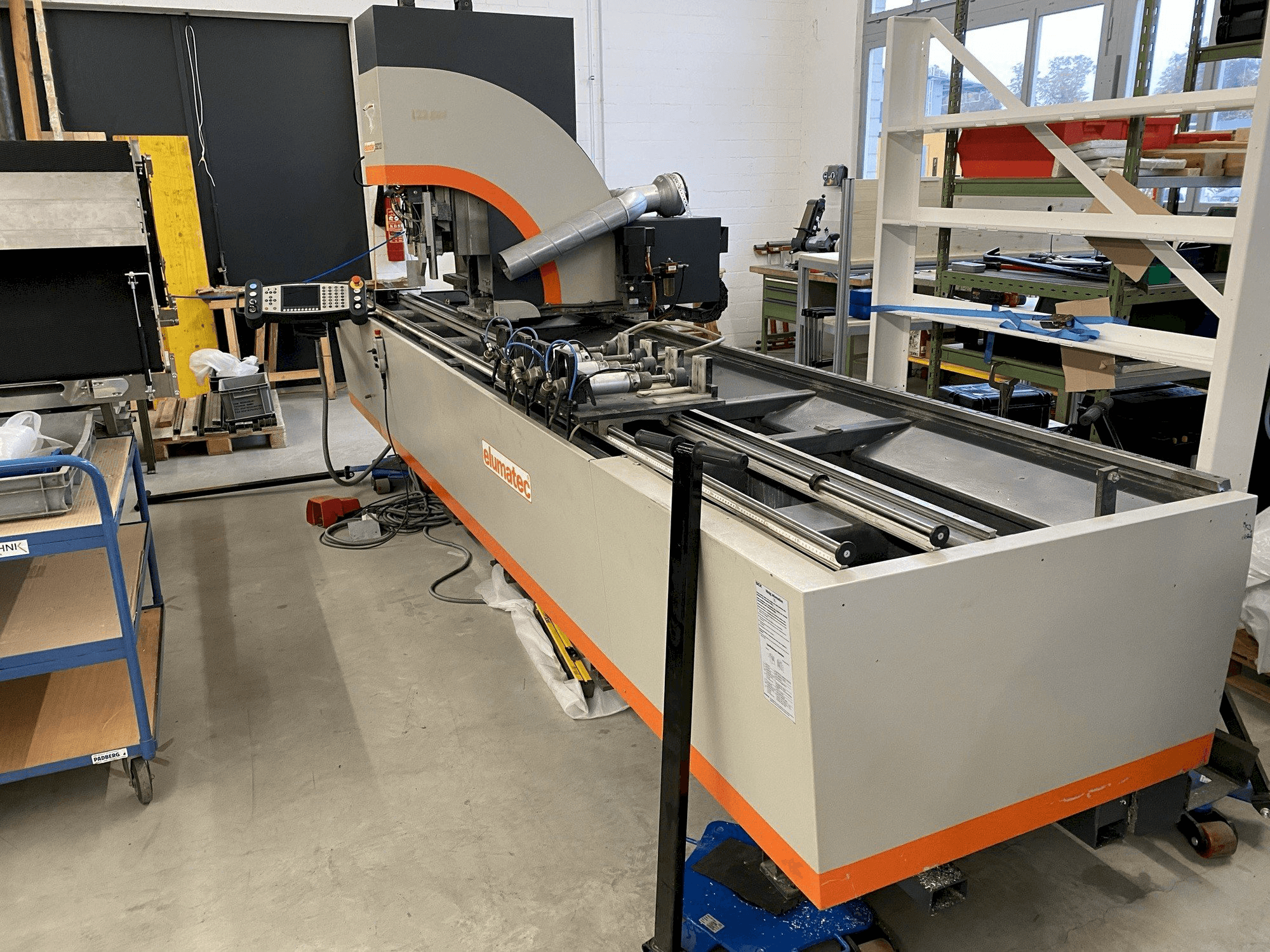 A Elumatec SBZ 122/3 gép elölnézete