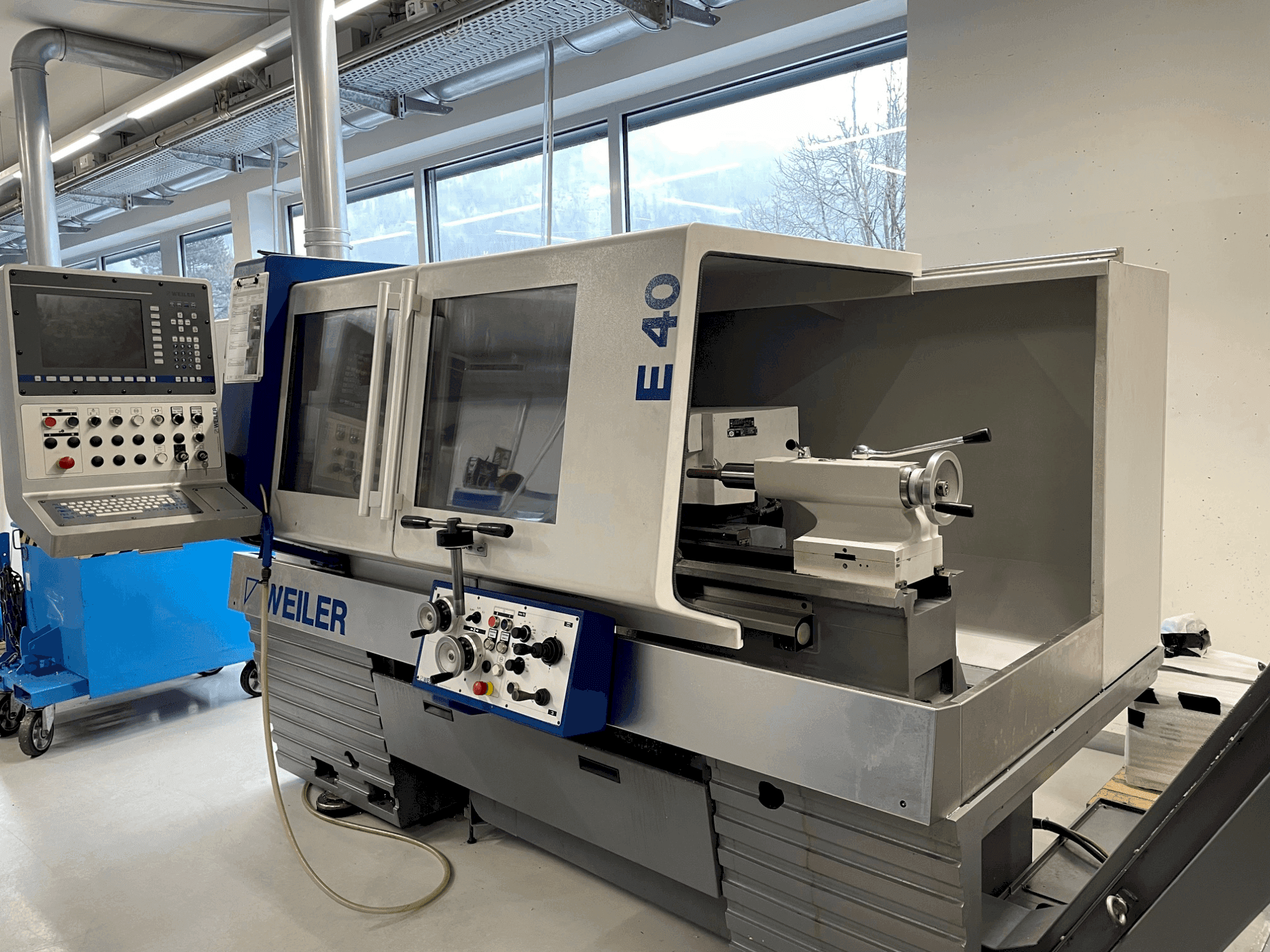 A Weiler E 40 x 1000 gép elölnézete