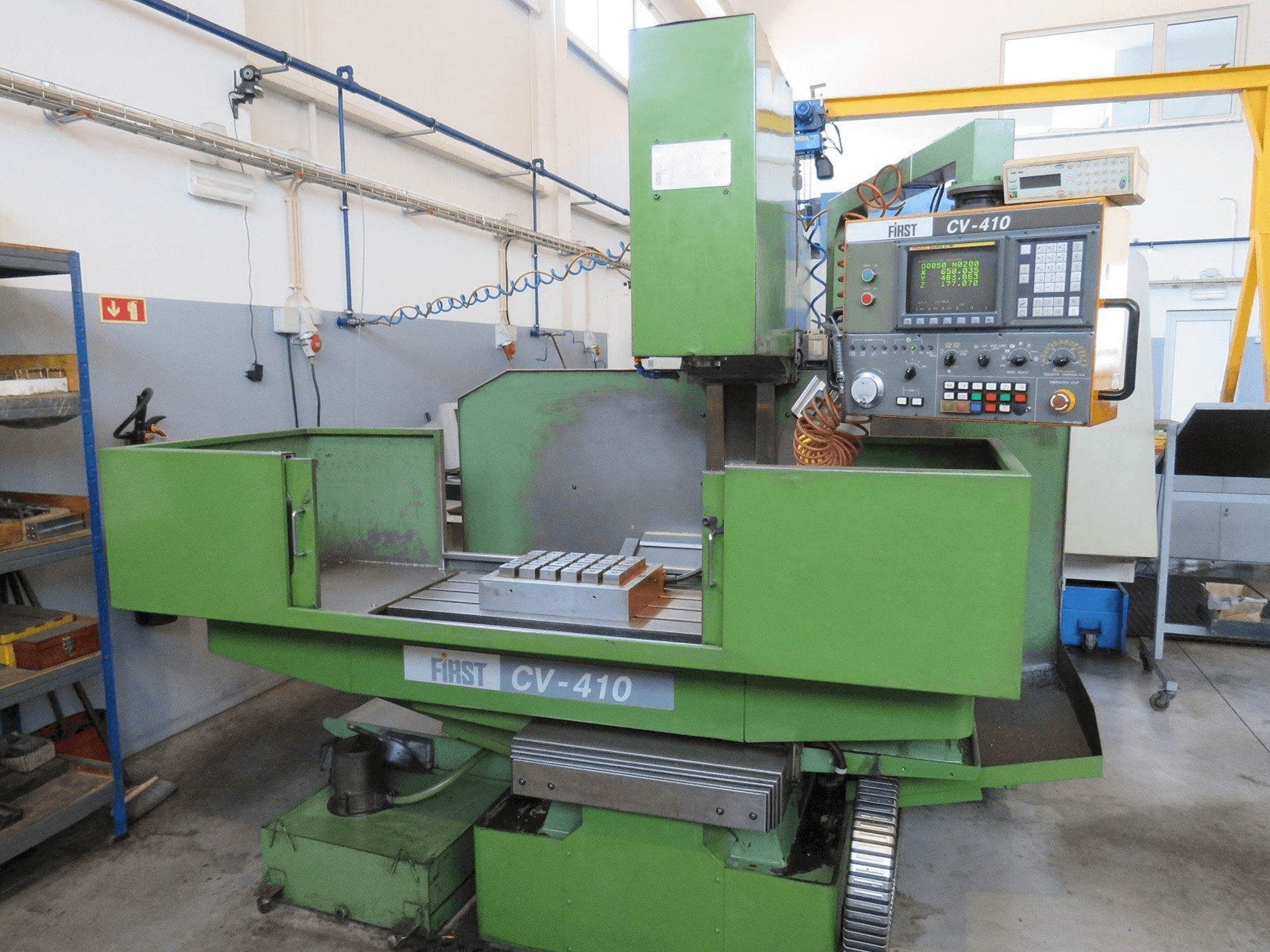 A FIRST CV-410 gép elölnézete