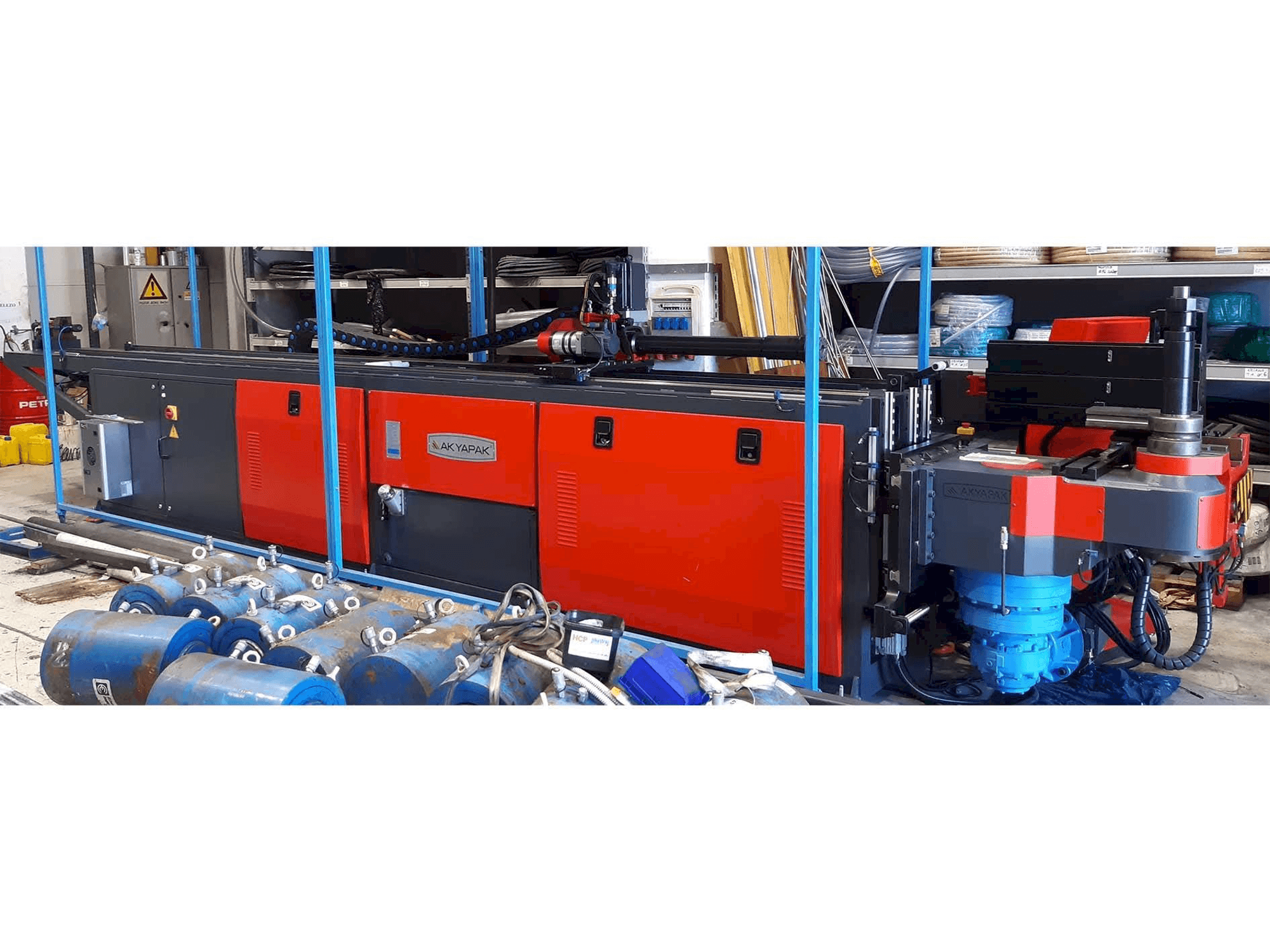 A Akyapak ABM 76 CNC3 gép elölnézete