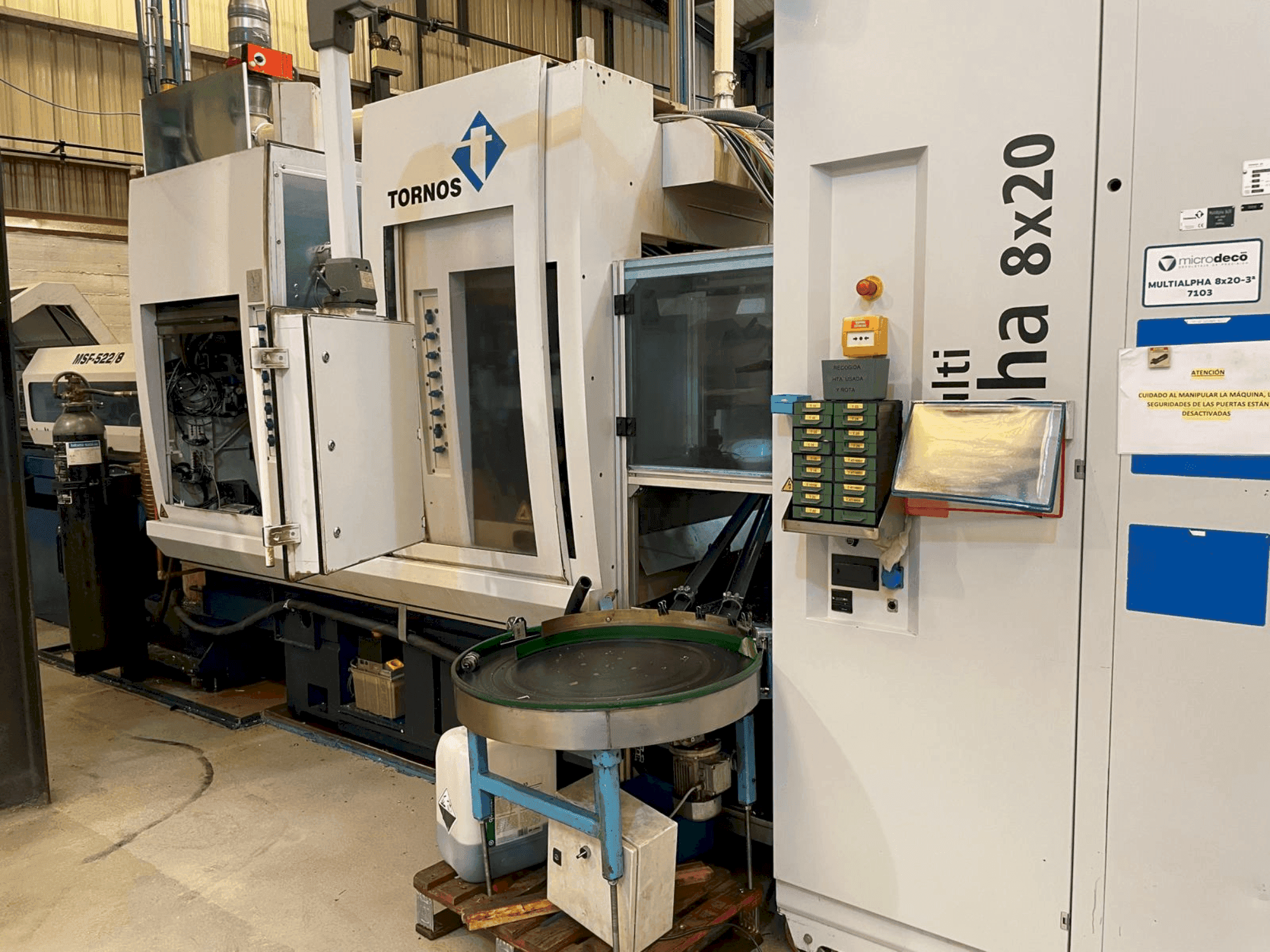 A TORNOS MultiAlpha 8x20 gép elölnézete