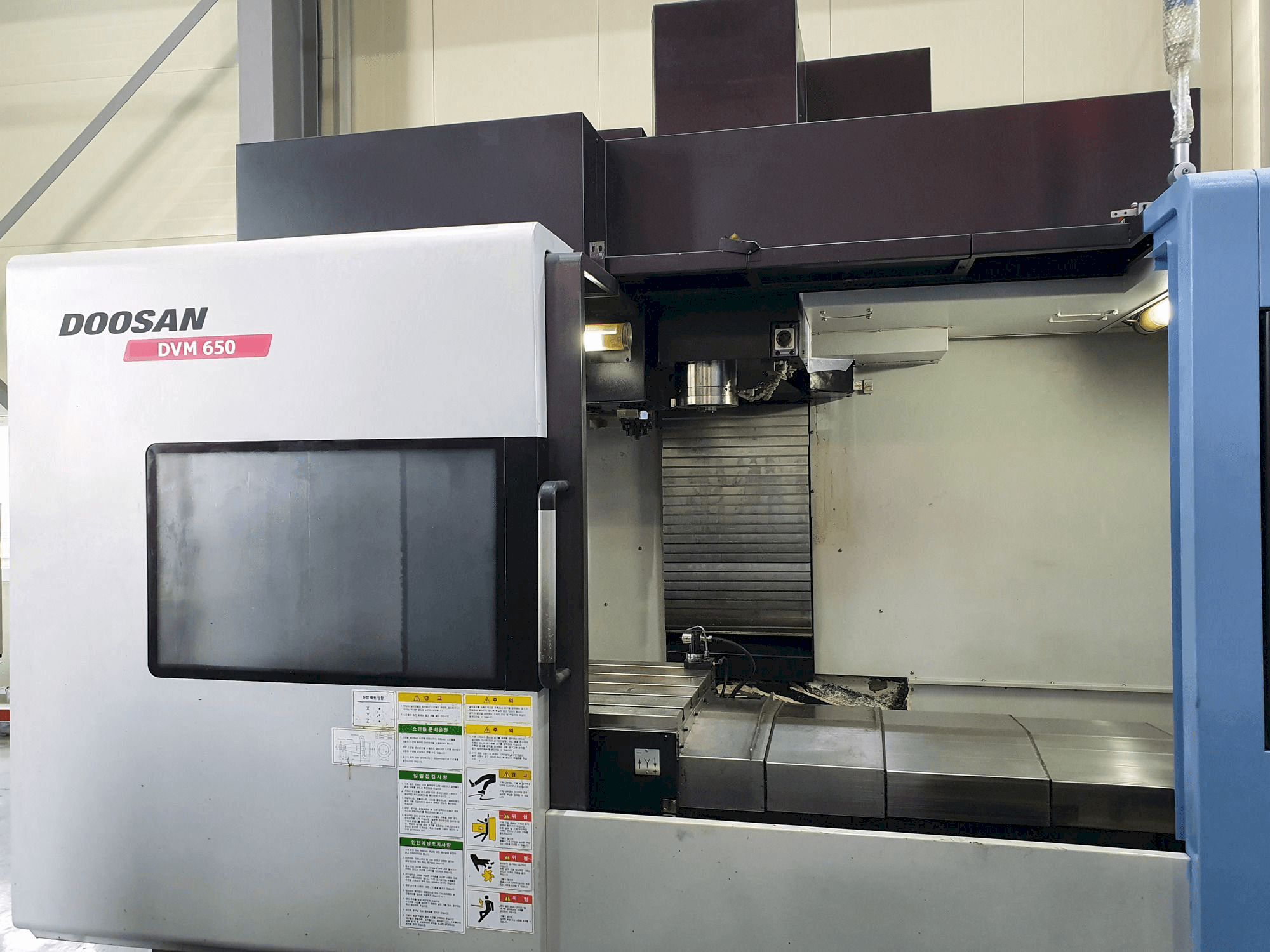 A Doosan DVM 650 gép elölnézete
