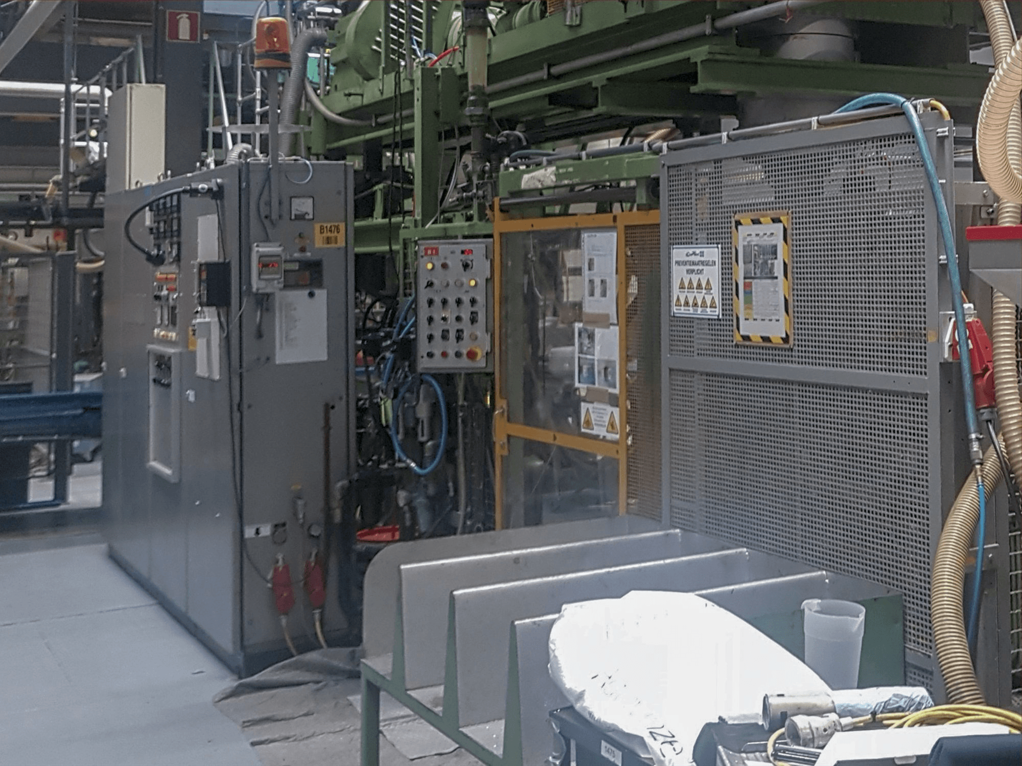 A BEKUM BA 20 M / S 901 gép jobb nézete