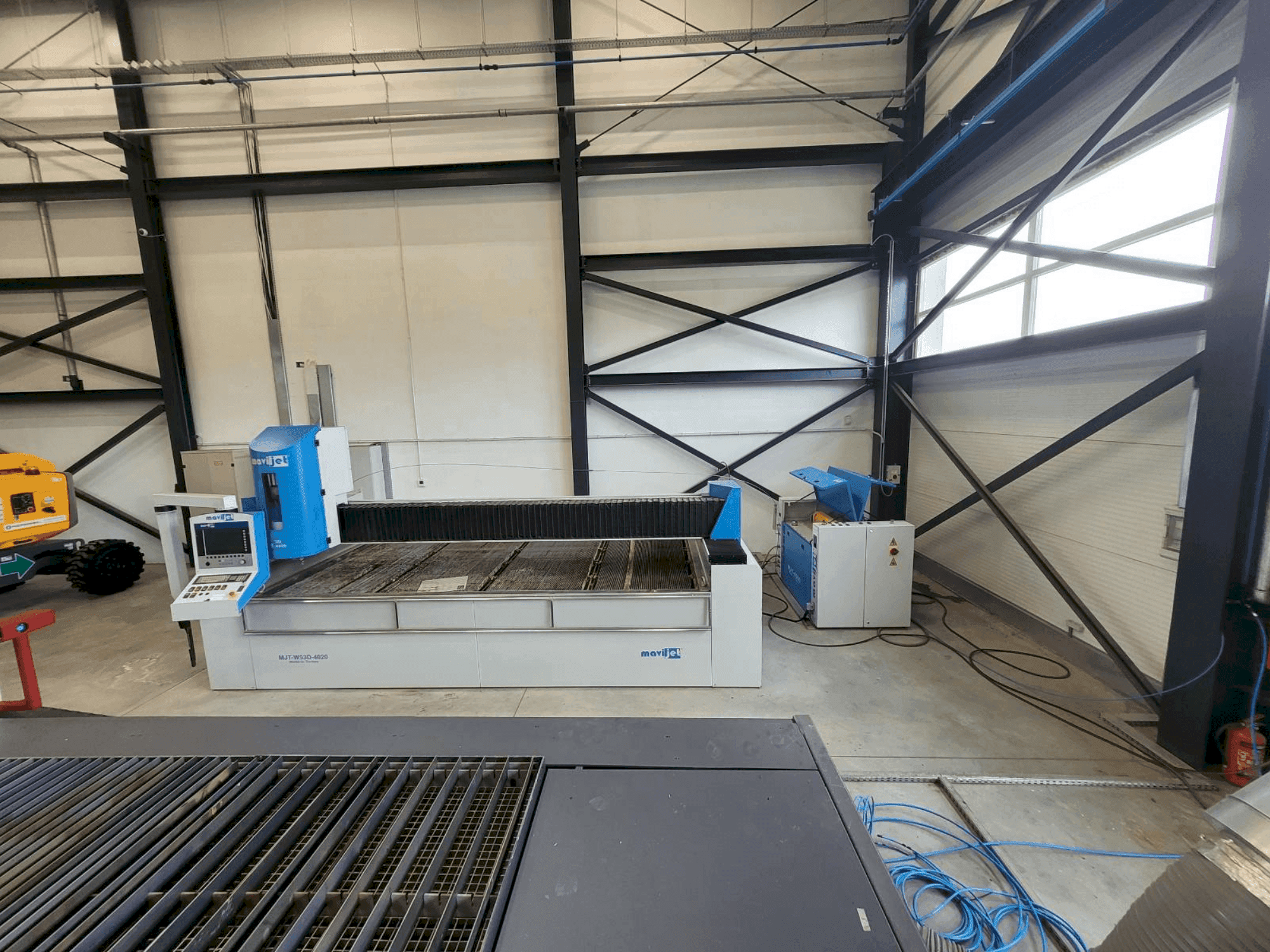 A MAVIJET MJT-W53D- 4020 gép elölnézete