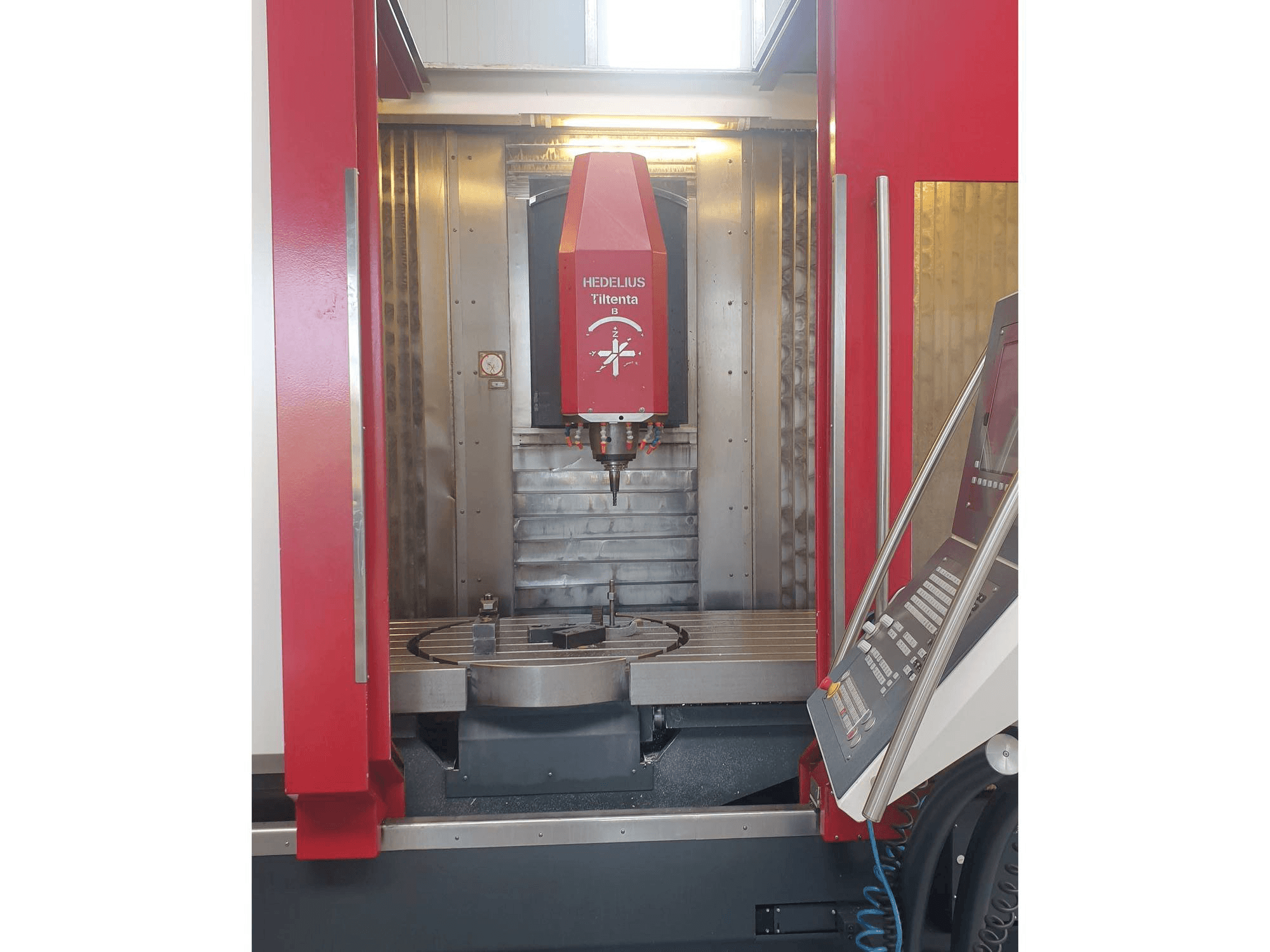 A HEDELIUS Tiltenta 7 gép elölnézete