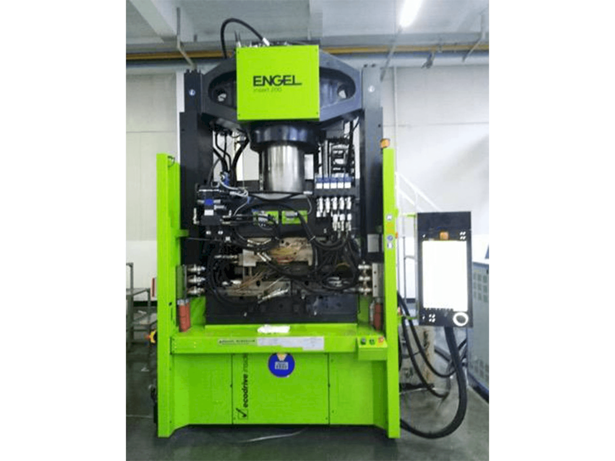 A ENGEL insert 650H / 200 gép elölnézete