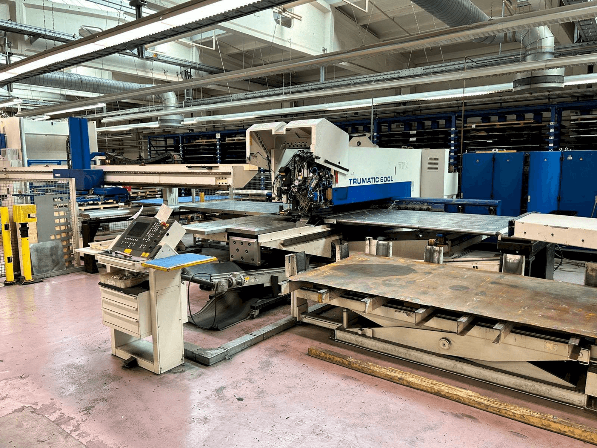 A Trumpf TruMatic 600L gép elölnézete