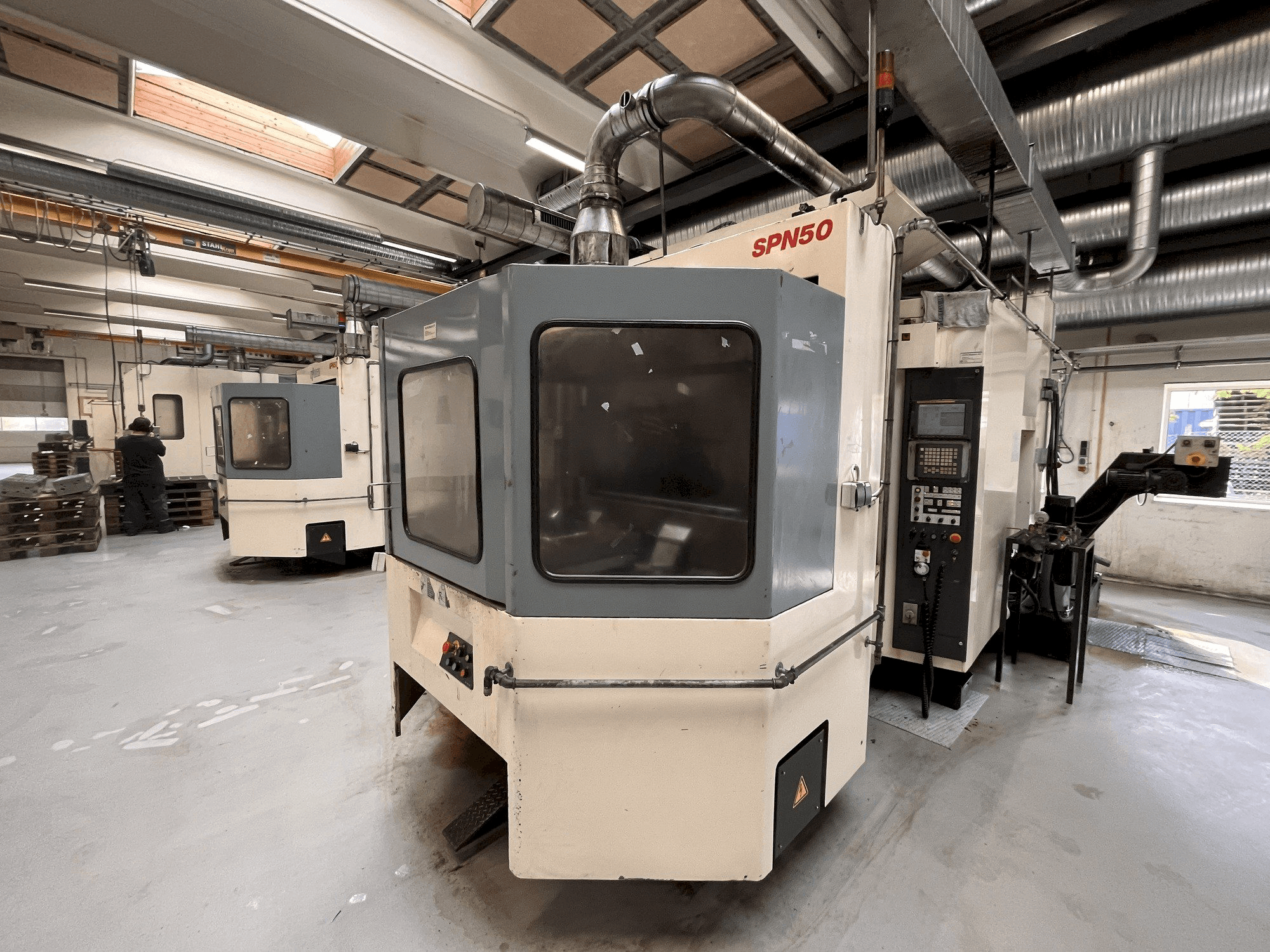 A Niigata SPN 50 gép elölnézete