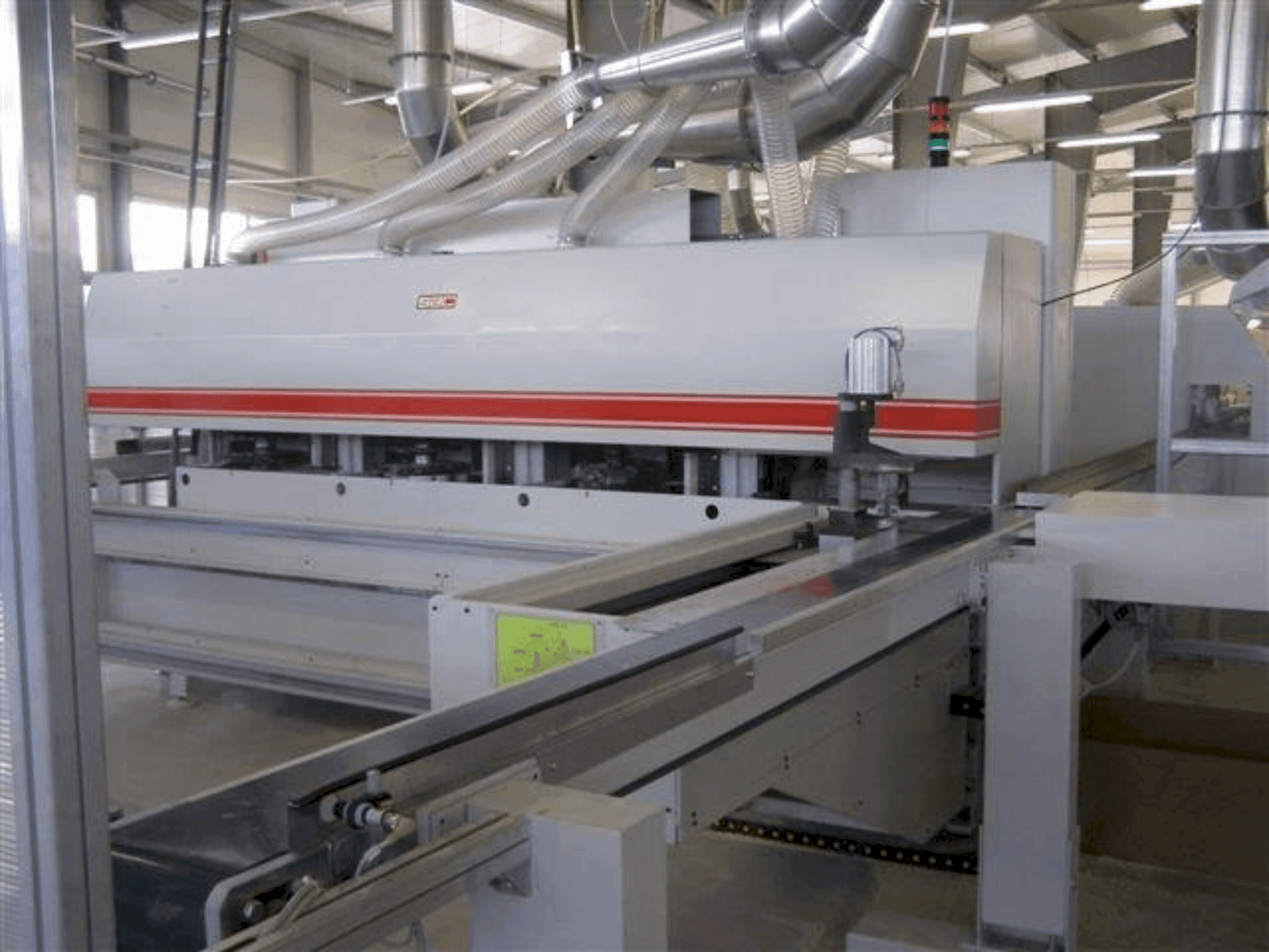 A SAC F300 gép elölnézete