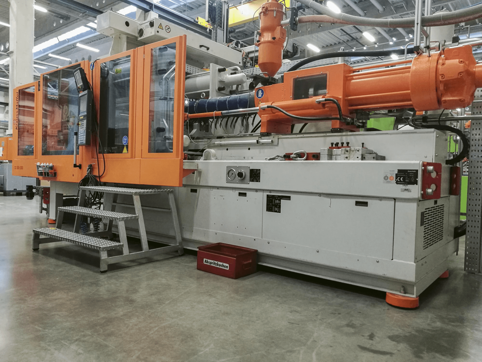 A Krauss Maffei 300-2000 CX gép jobb nézete