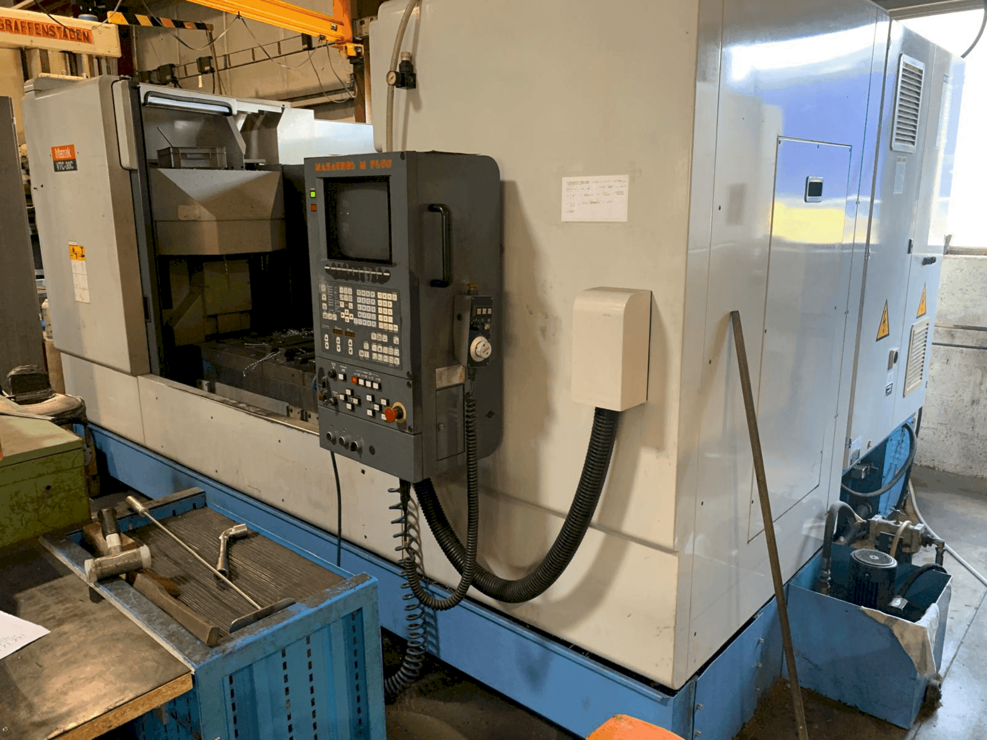 A Mazak VTC 30C gép elölnézete