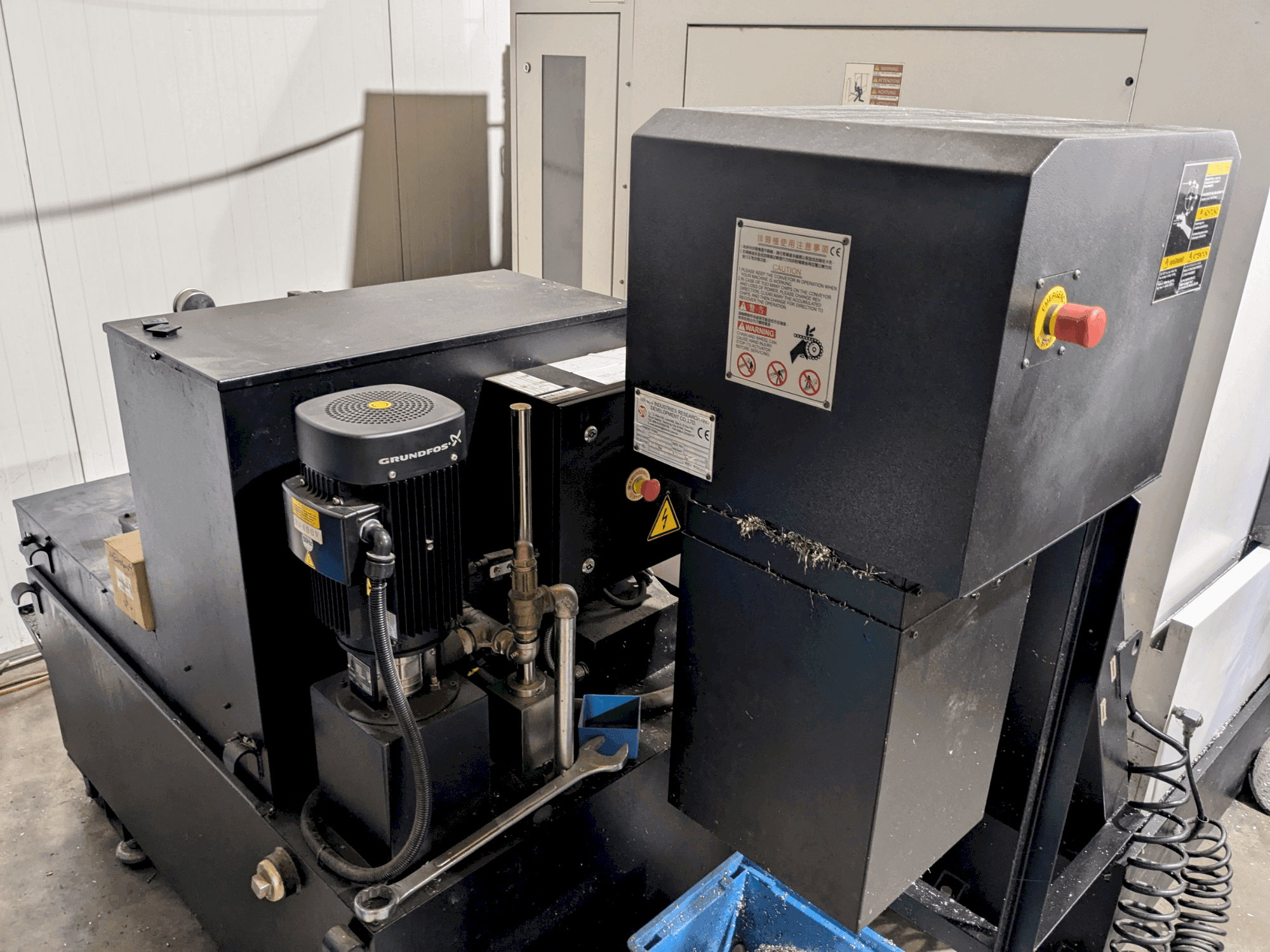 A POSmill CE 1000 gép elölnézete