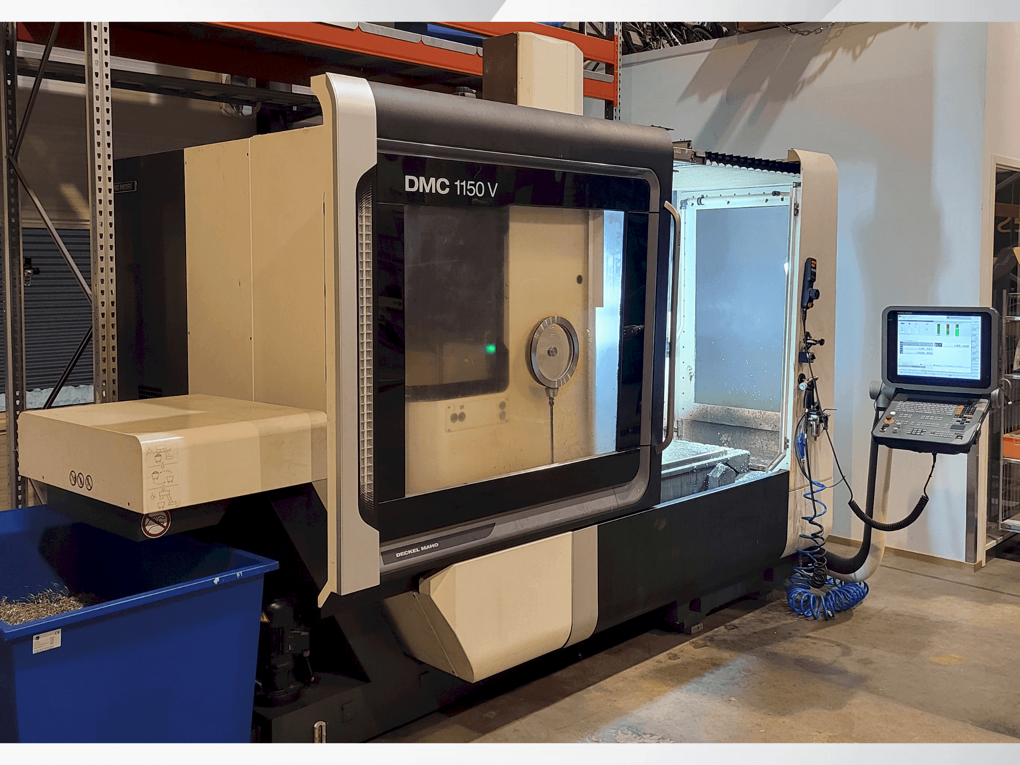 A DMG MORI DMC1150V gép elölnézete