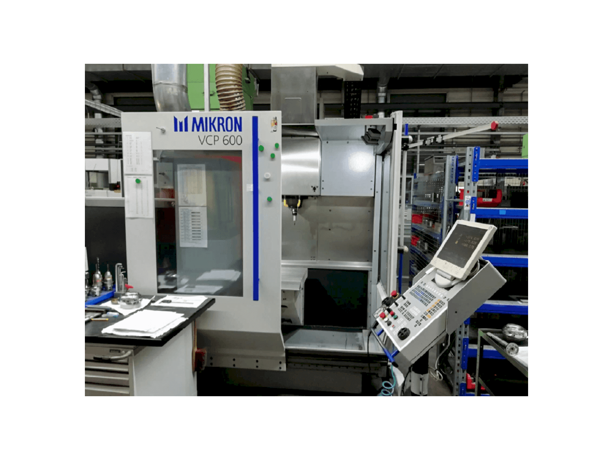 A MIKRON VCP 600 gép elölnézete