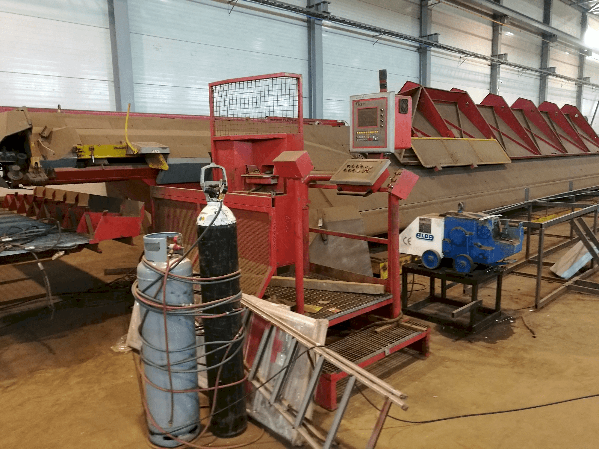 A MEP Syntax Line 25 gép elölnézete