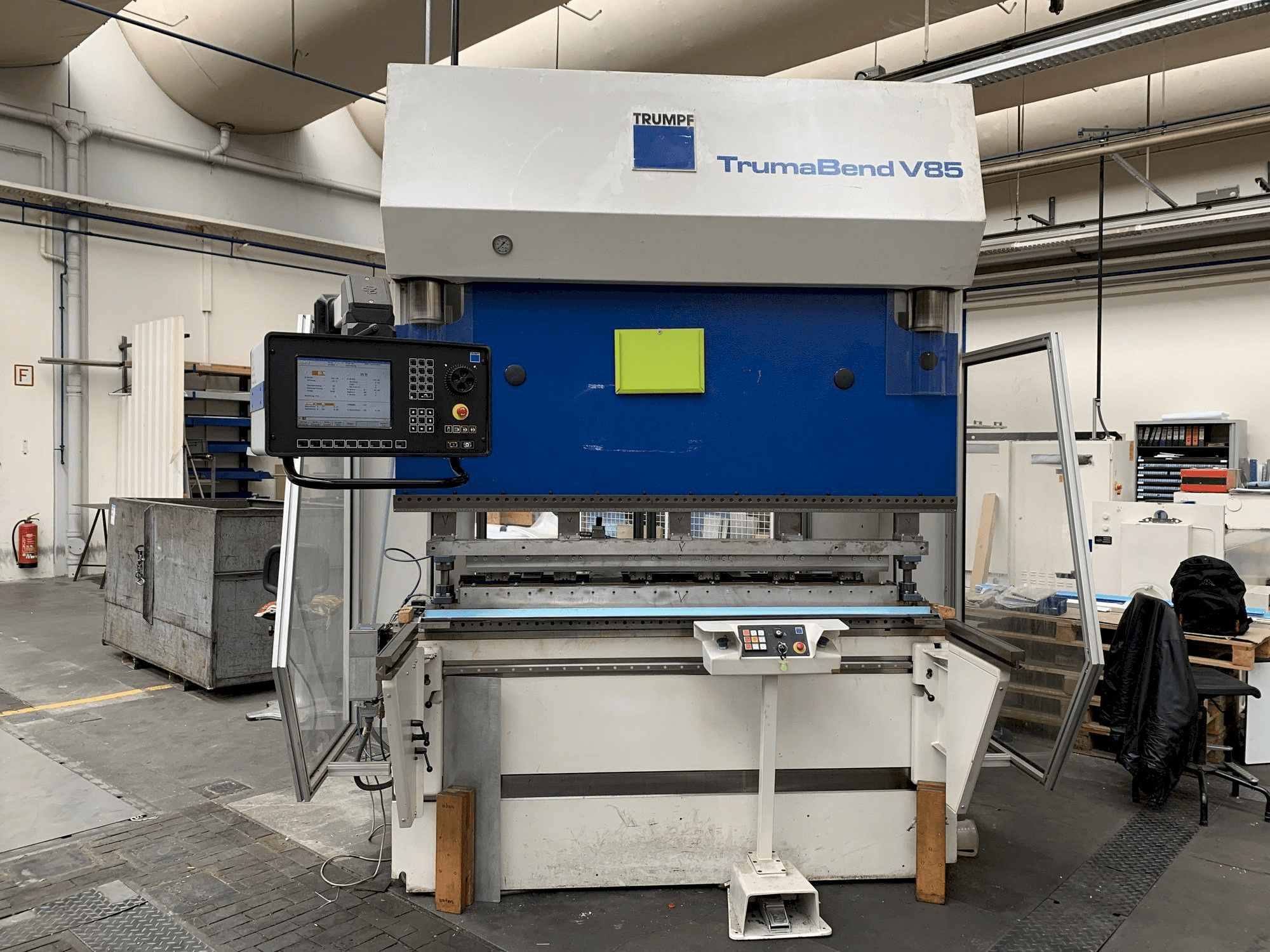 A Trumpf TrumaBend V85S gép elölnézete