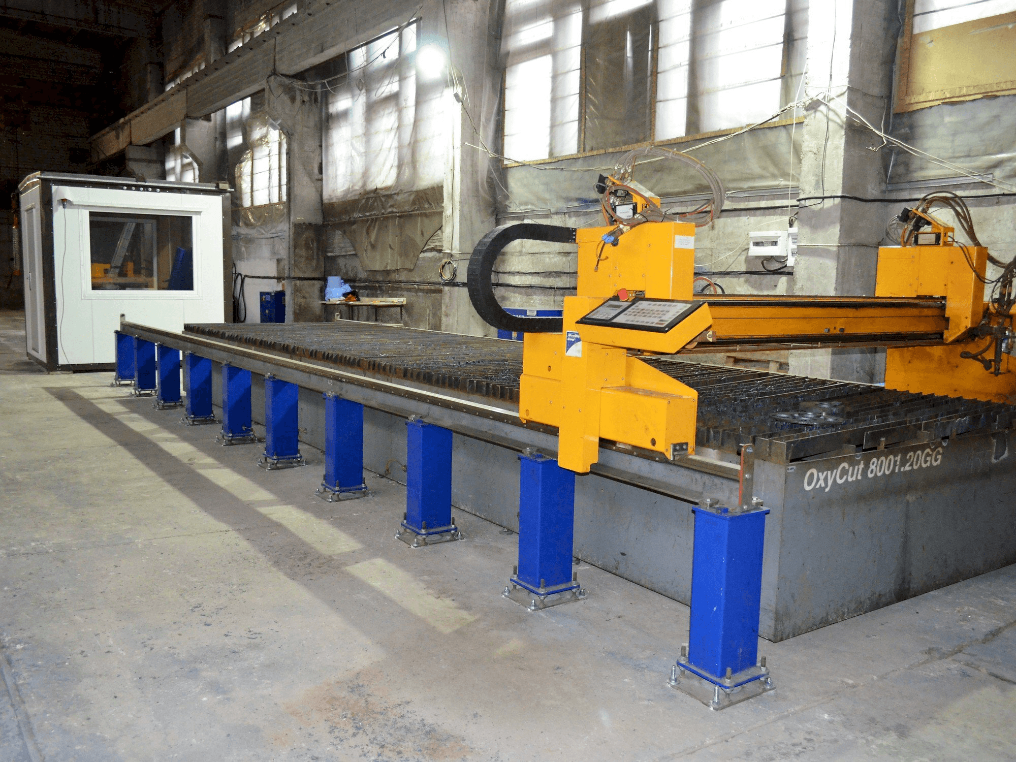 A MicroStep OxyCut 8001 20GG gép elölnézete