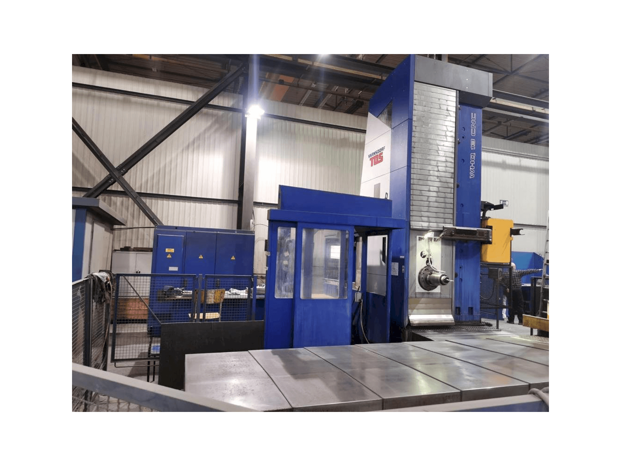 A TOS VARNSDORF WHQ 13 CNC gép elölnézete